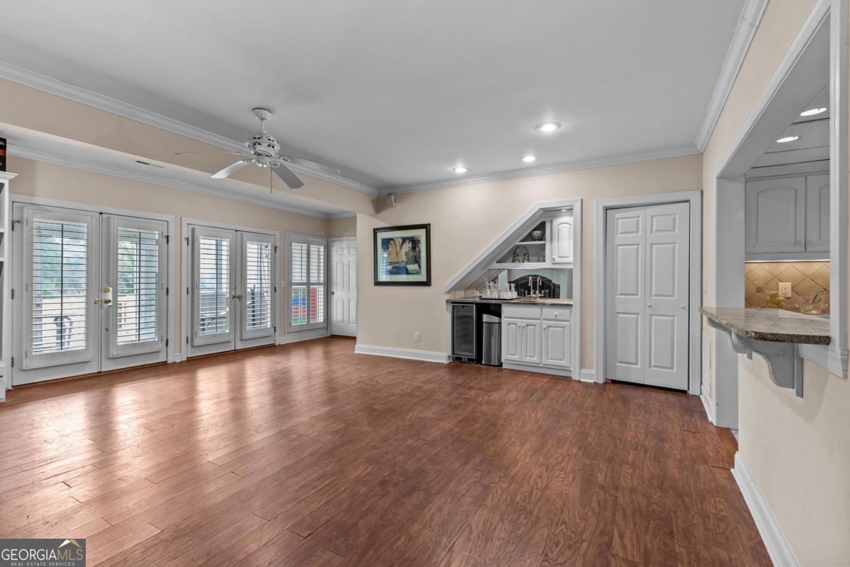 1651 Lighthouse Circle