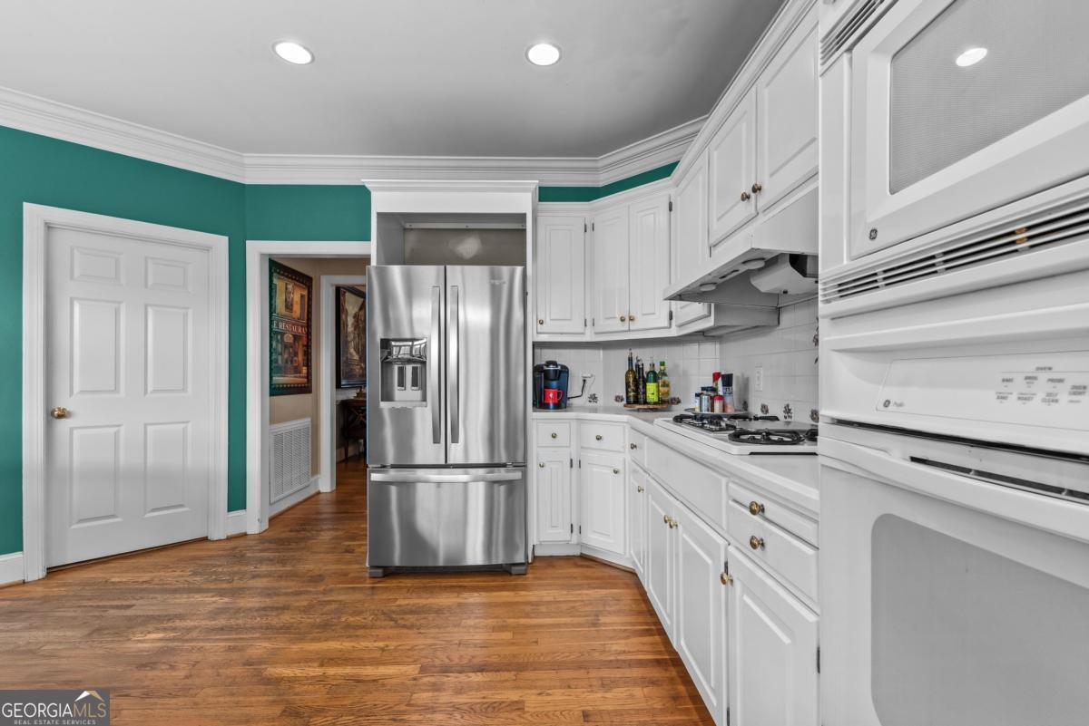 1651 Lighthouse Circle