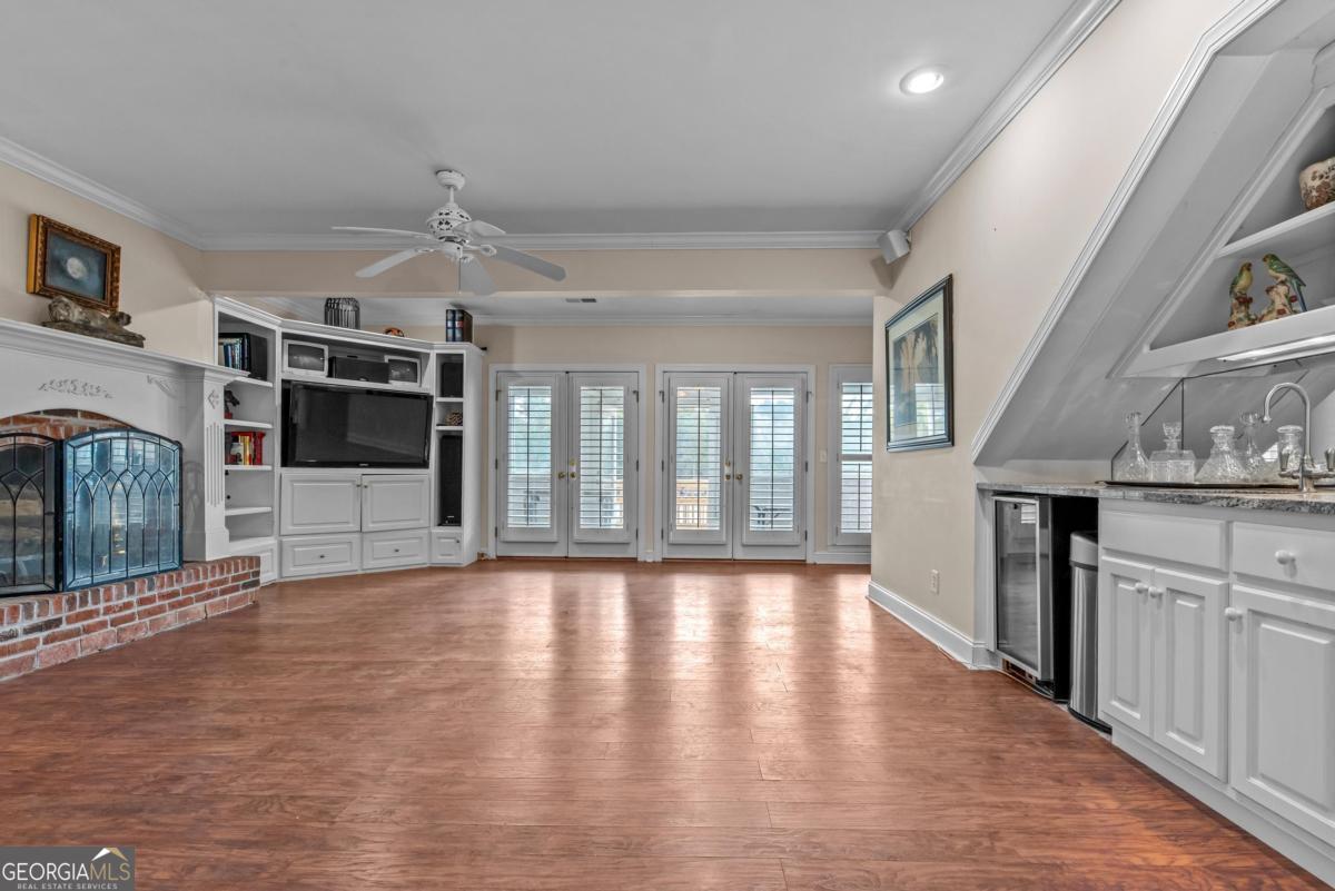 1651 Lighthouse Circle