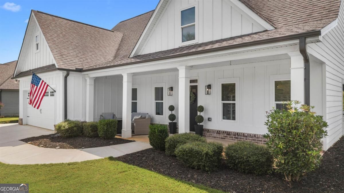 112 Alexander Lakes Drive