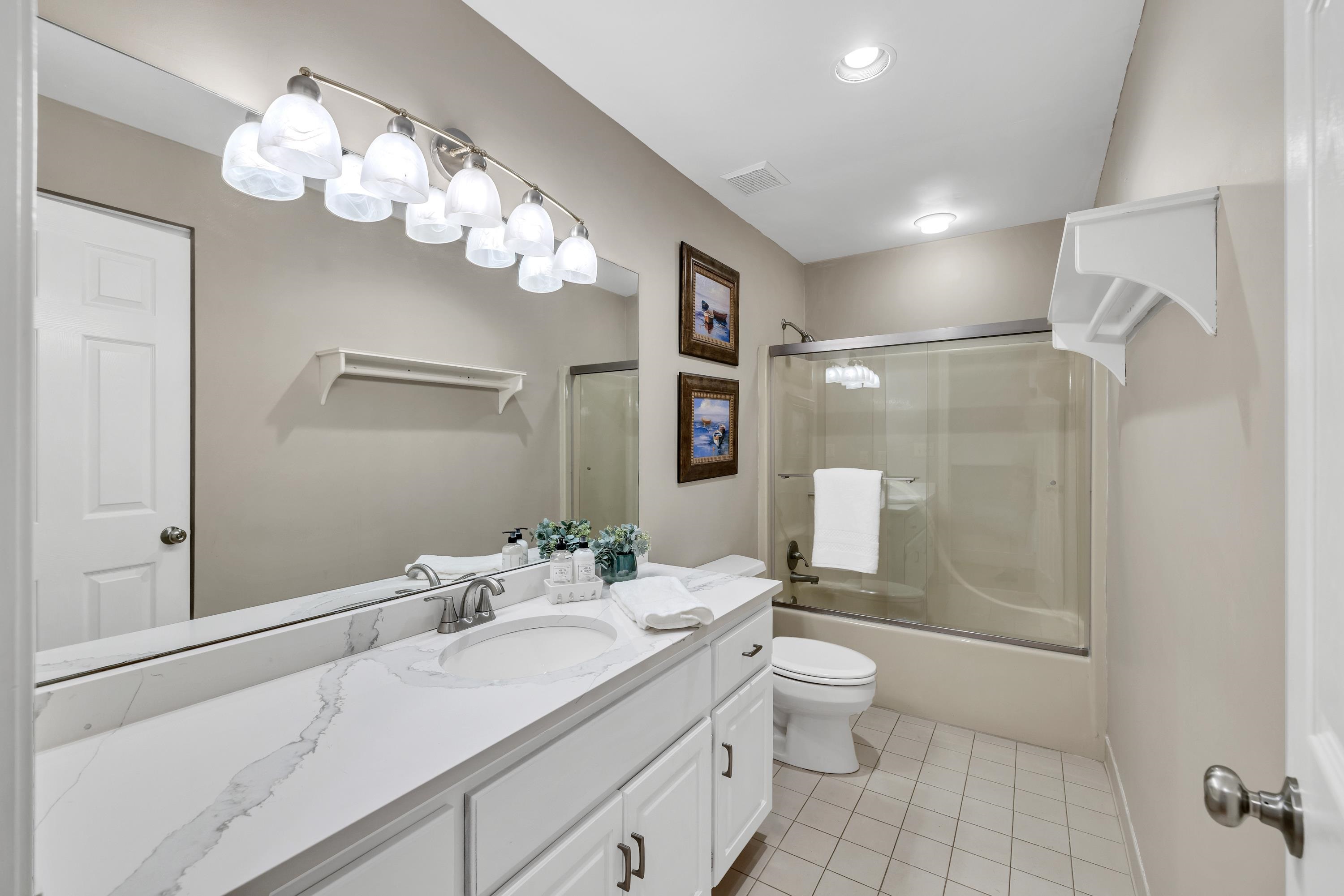 135 OAKTON SOUTH
