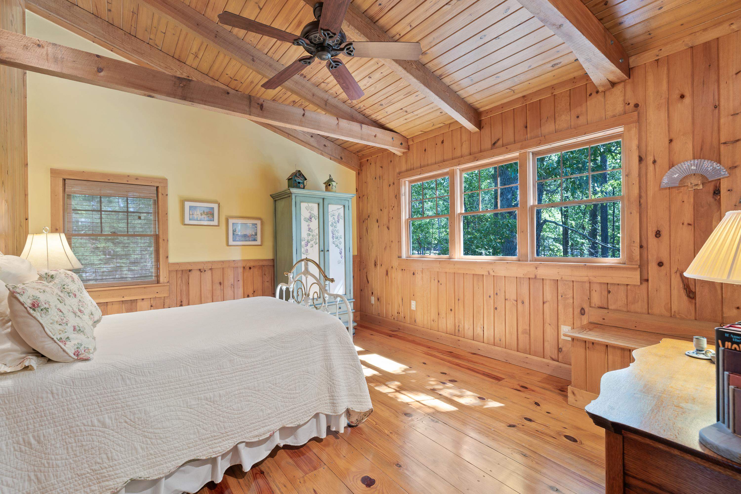 1011 LULLWATER COURT