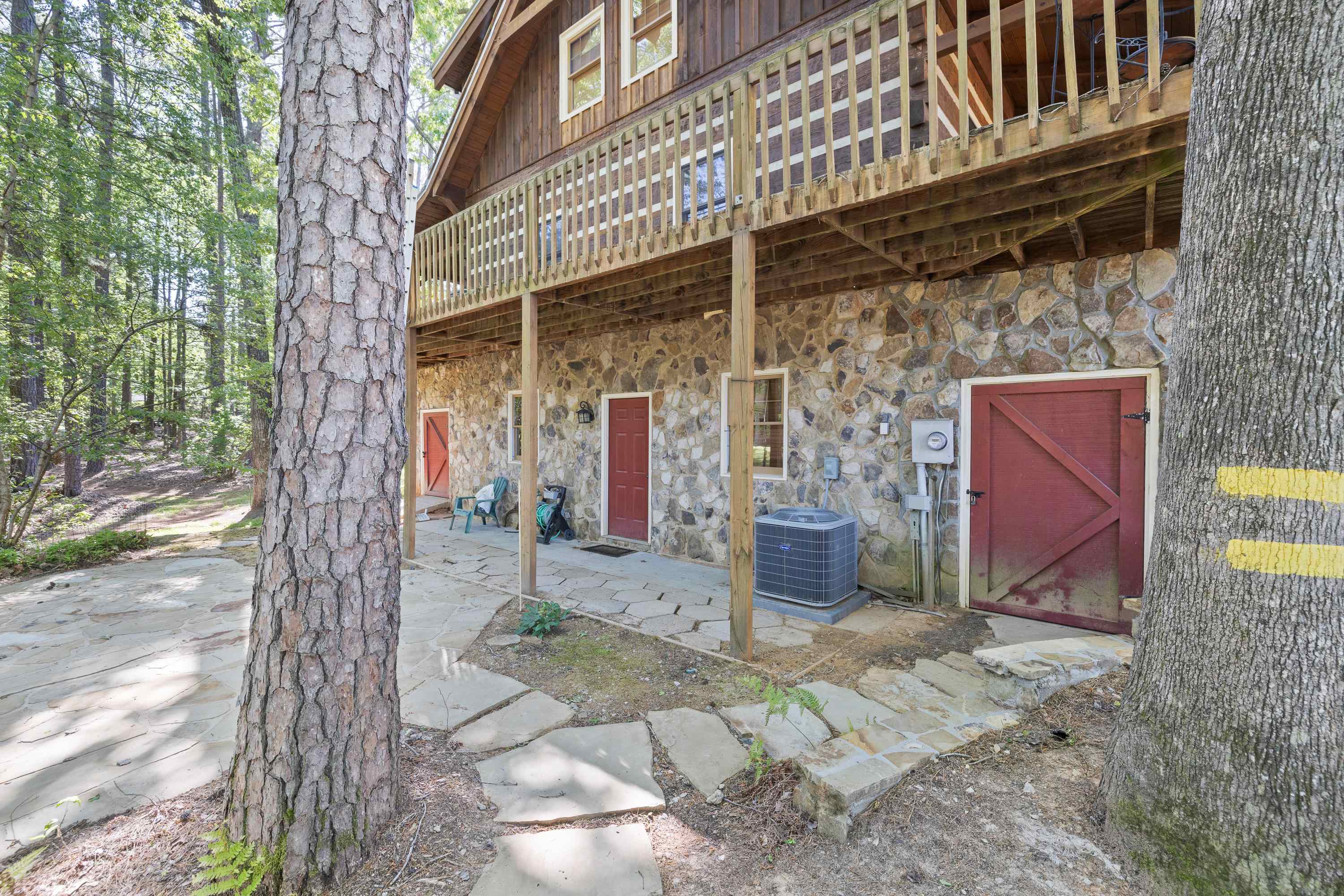 1011 LULLWATER COURT