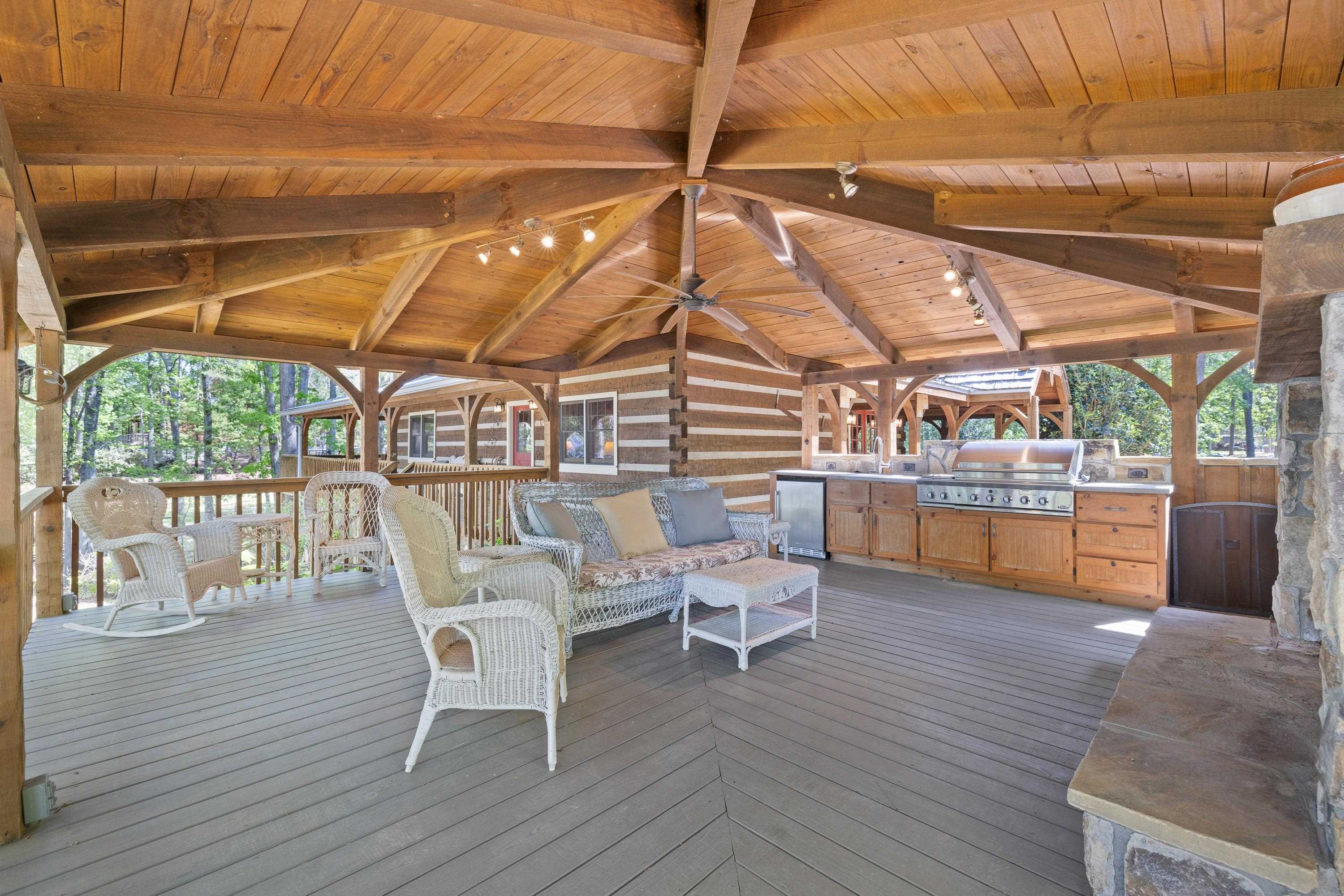 1011 LULLWATER COURT