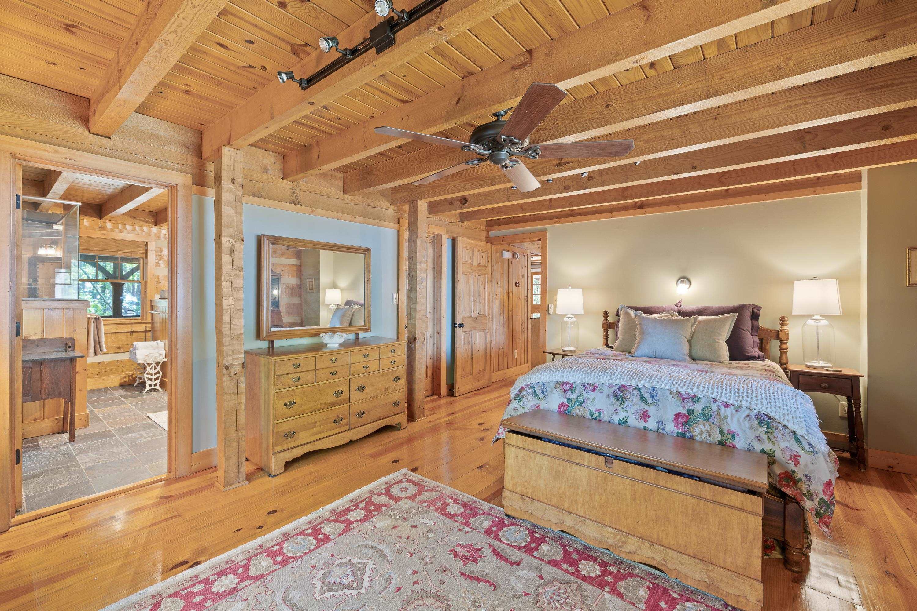 1011 LULLWATER COURT