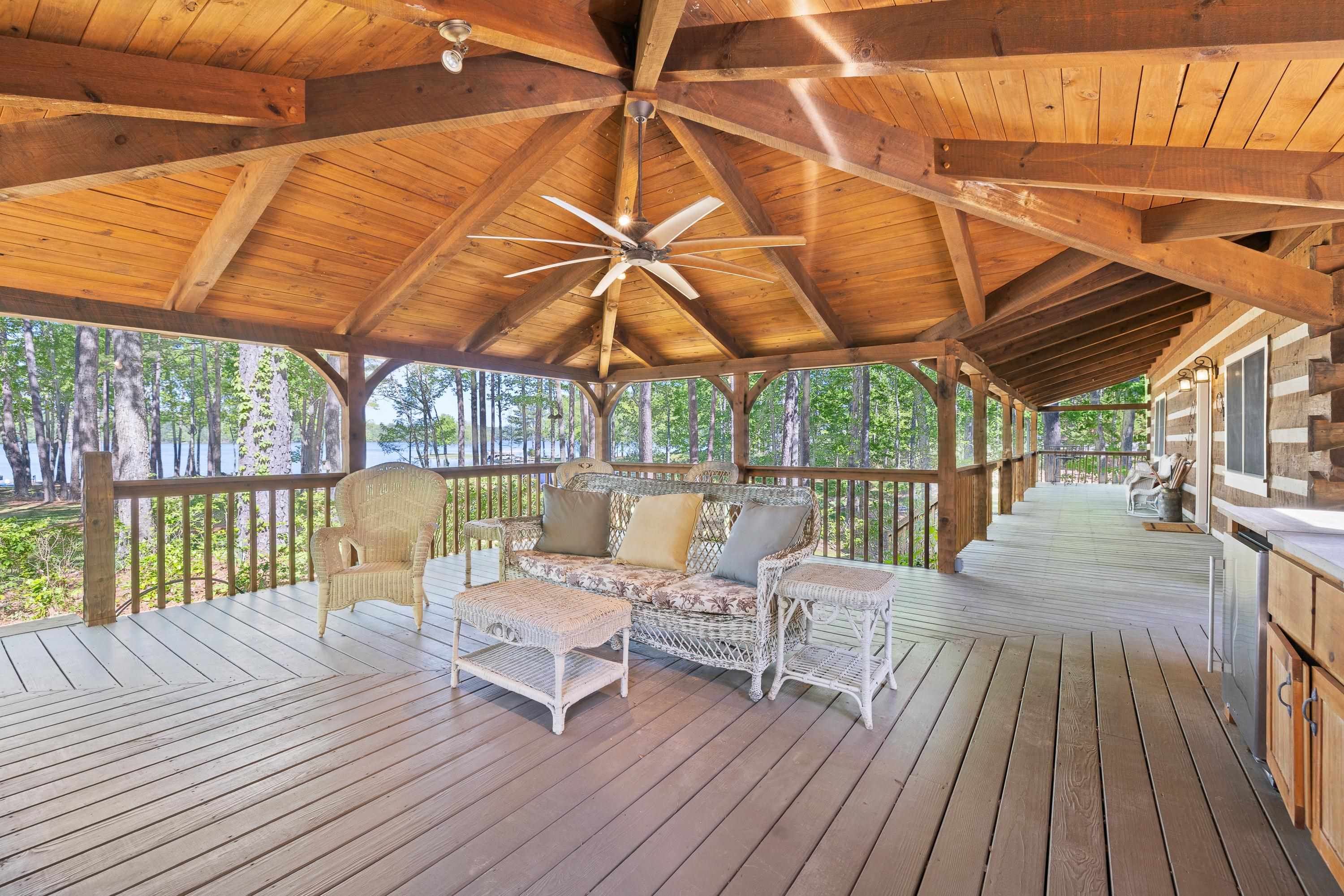 1011 LULLWATER COURT