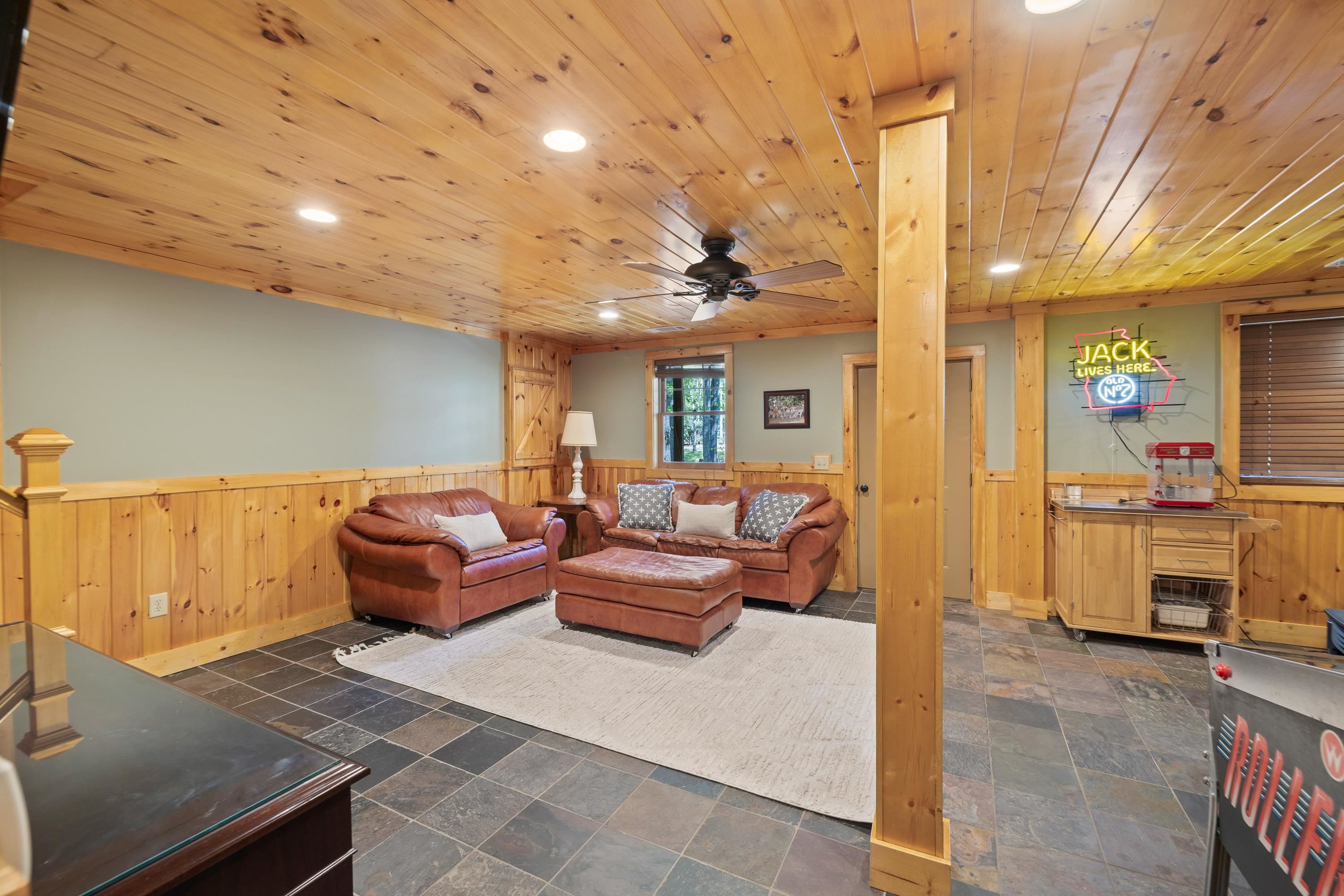 1011 LULLWATER COURT