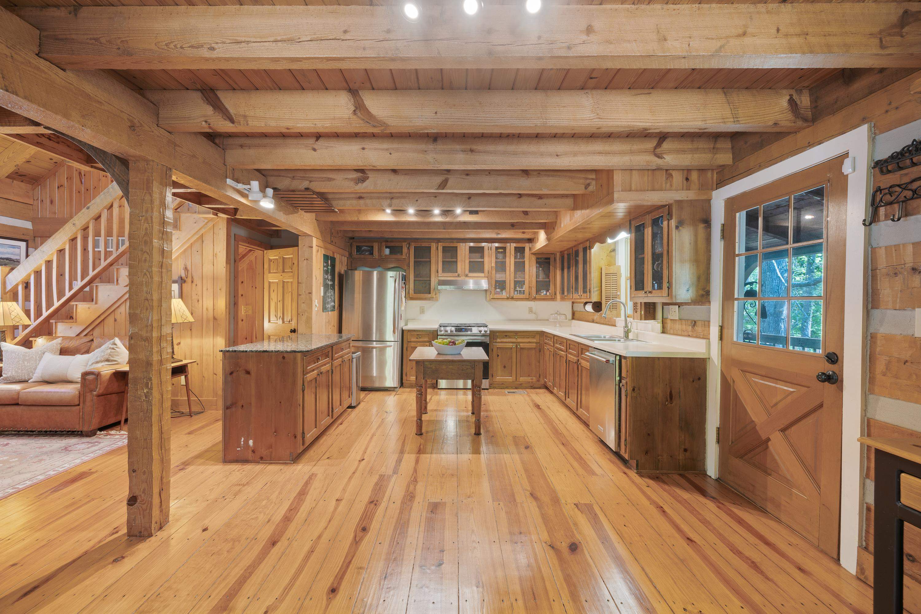 1011 LULLWATER COURT