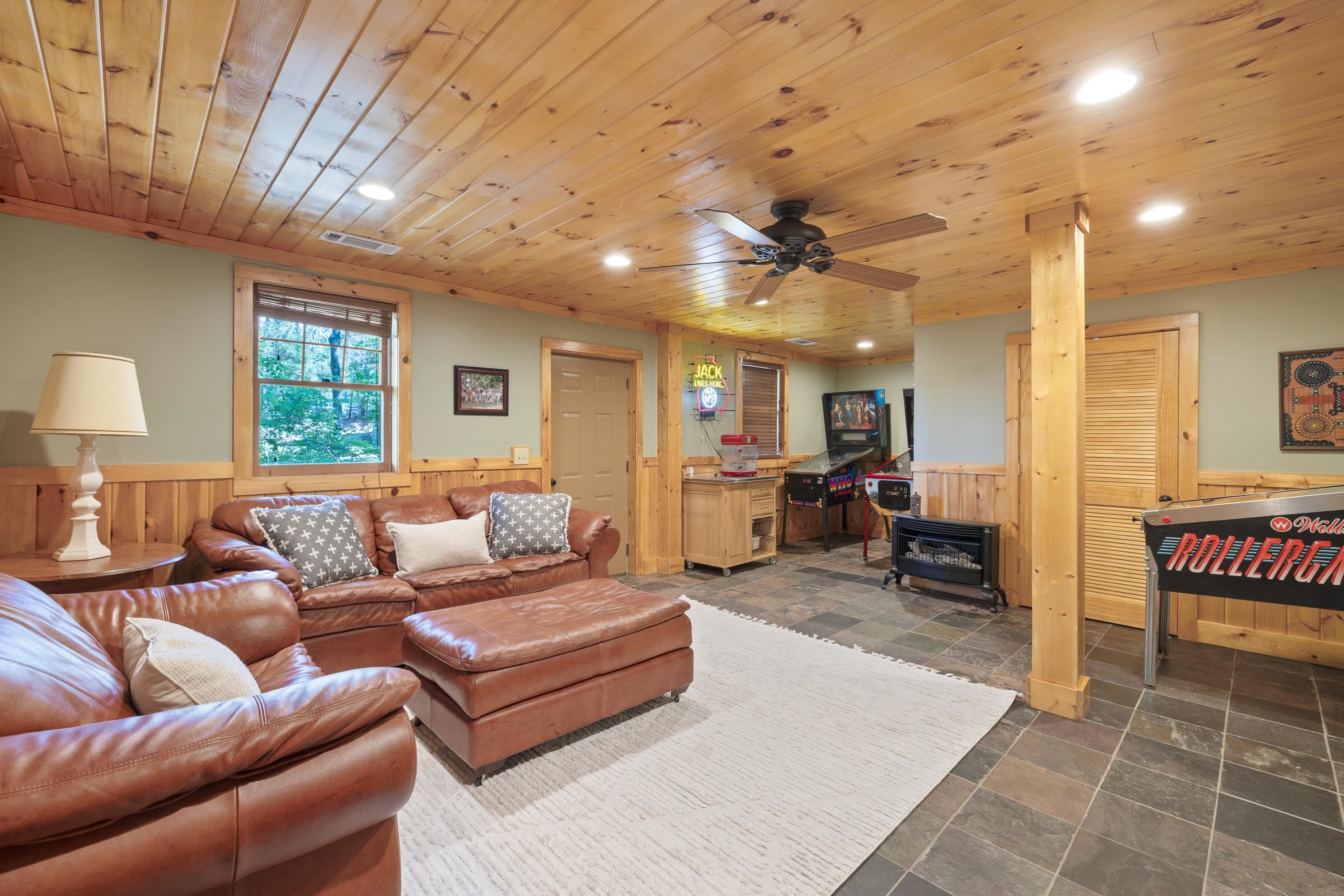 1011 LULLWATER COURT