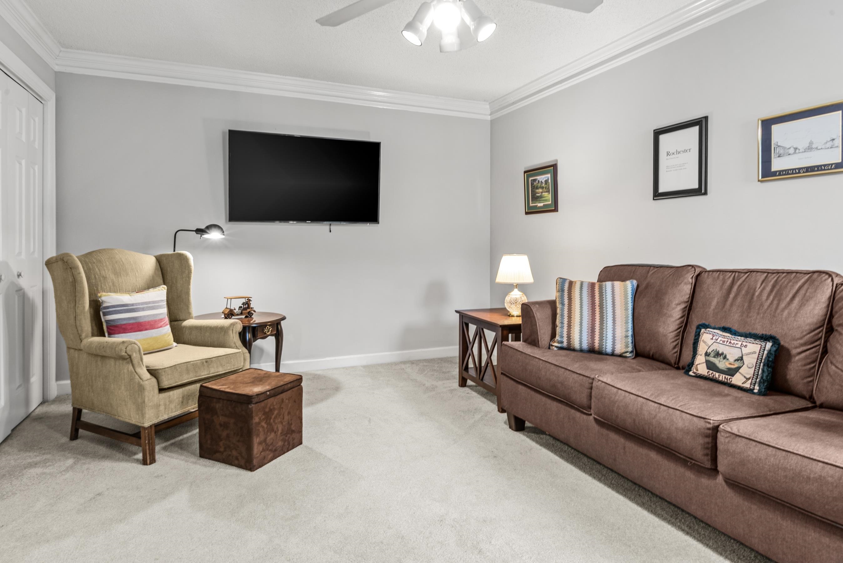 1404 CLUB DRIVE