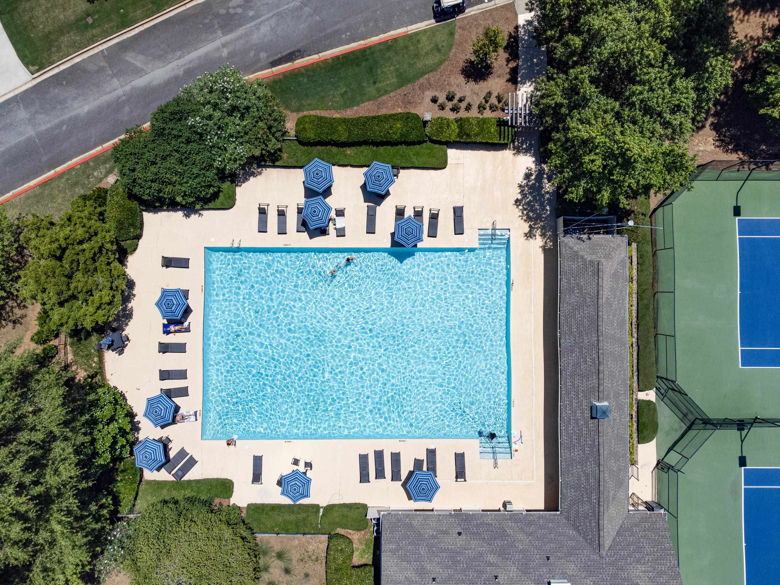1404 CLUB DRIVE