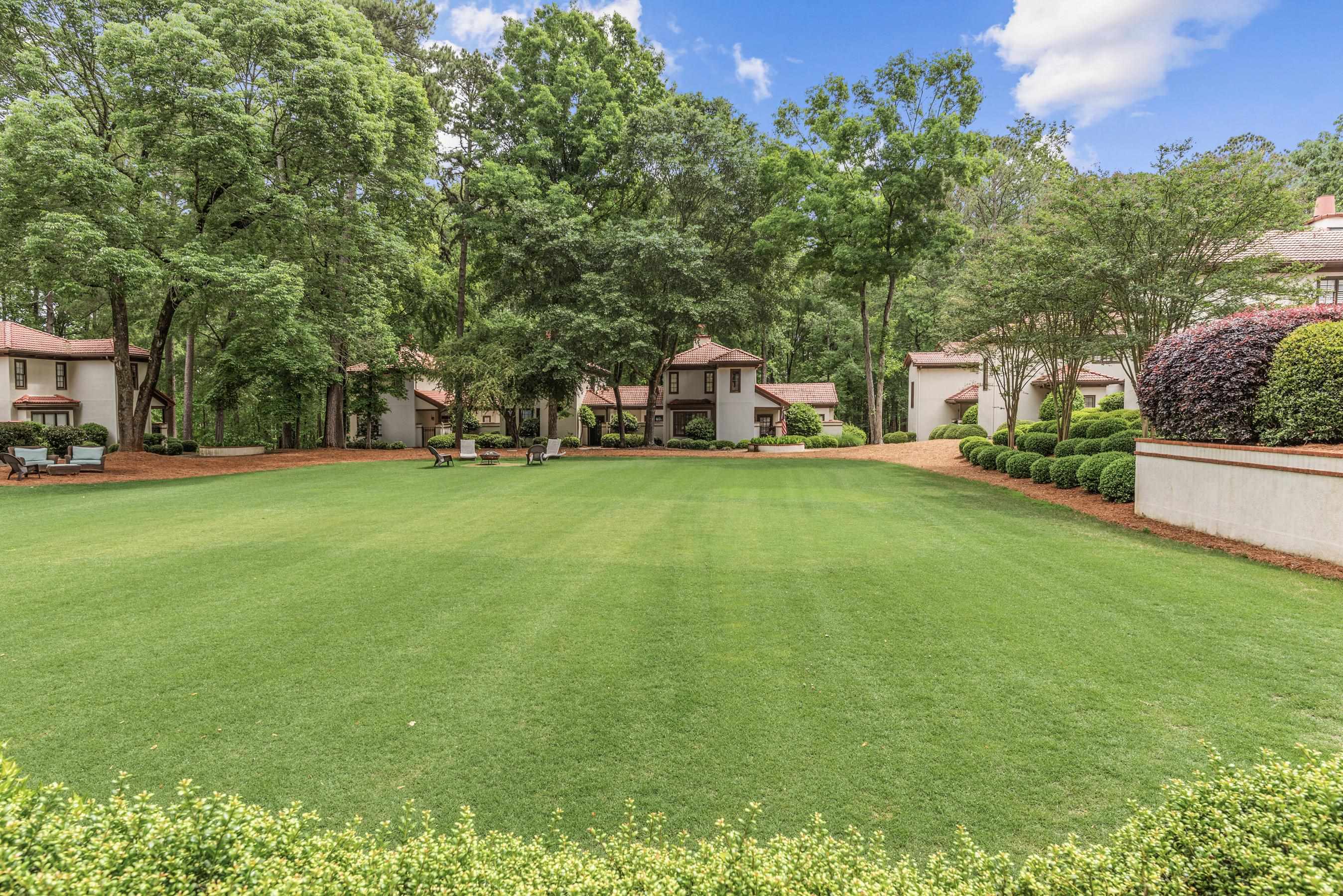 1404 CLUB DRIVE