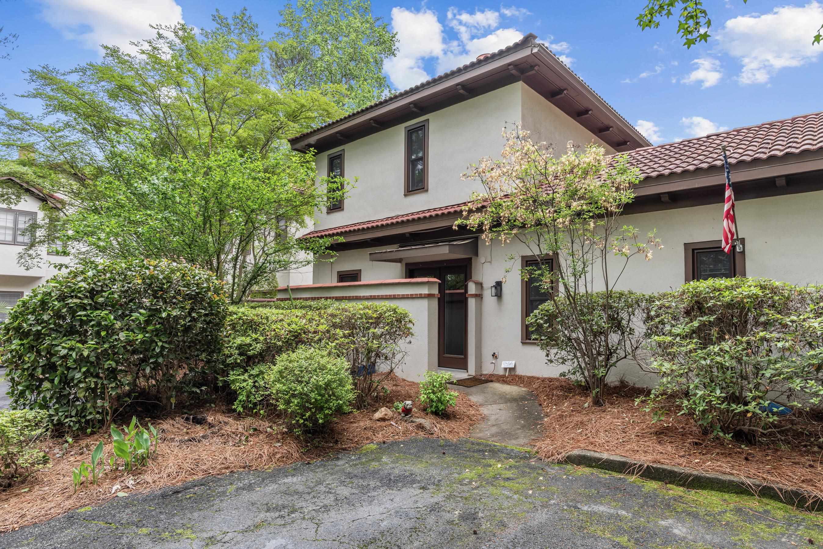 1404 CLUB DRIVE