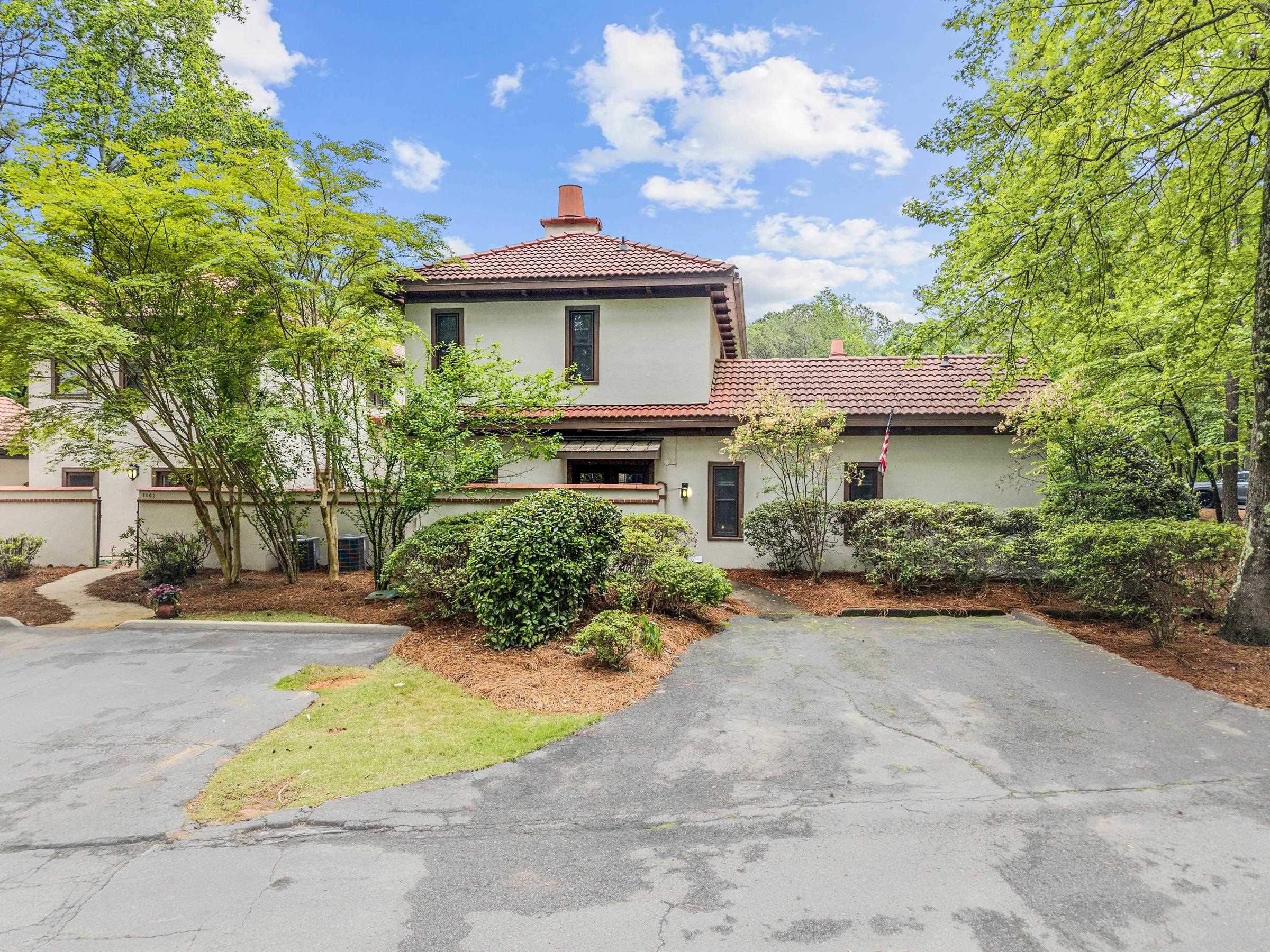 1404 CLUB DRIVE