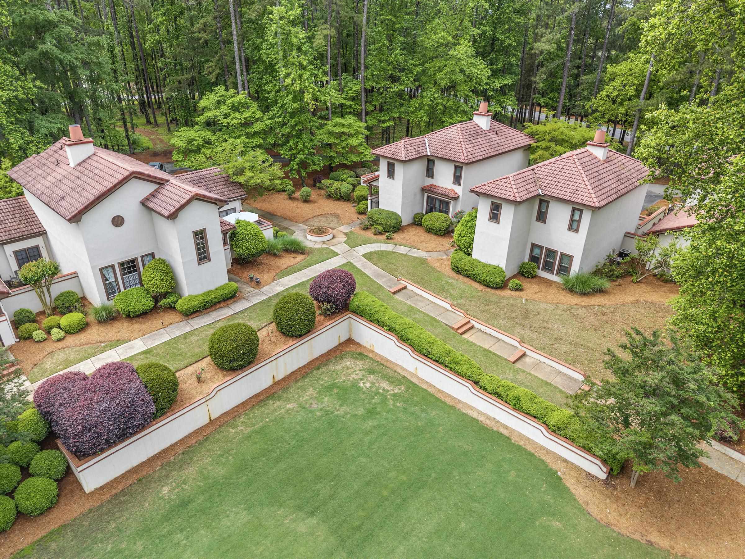 1404 CLUB DRIVE