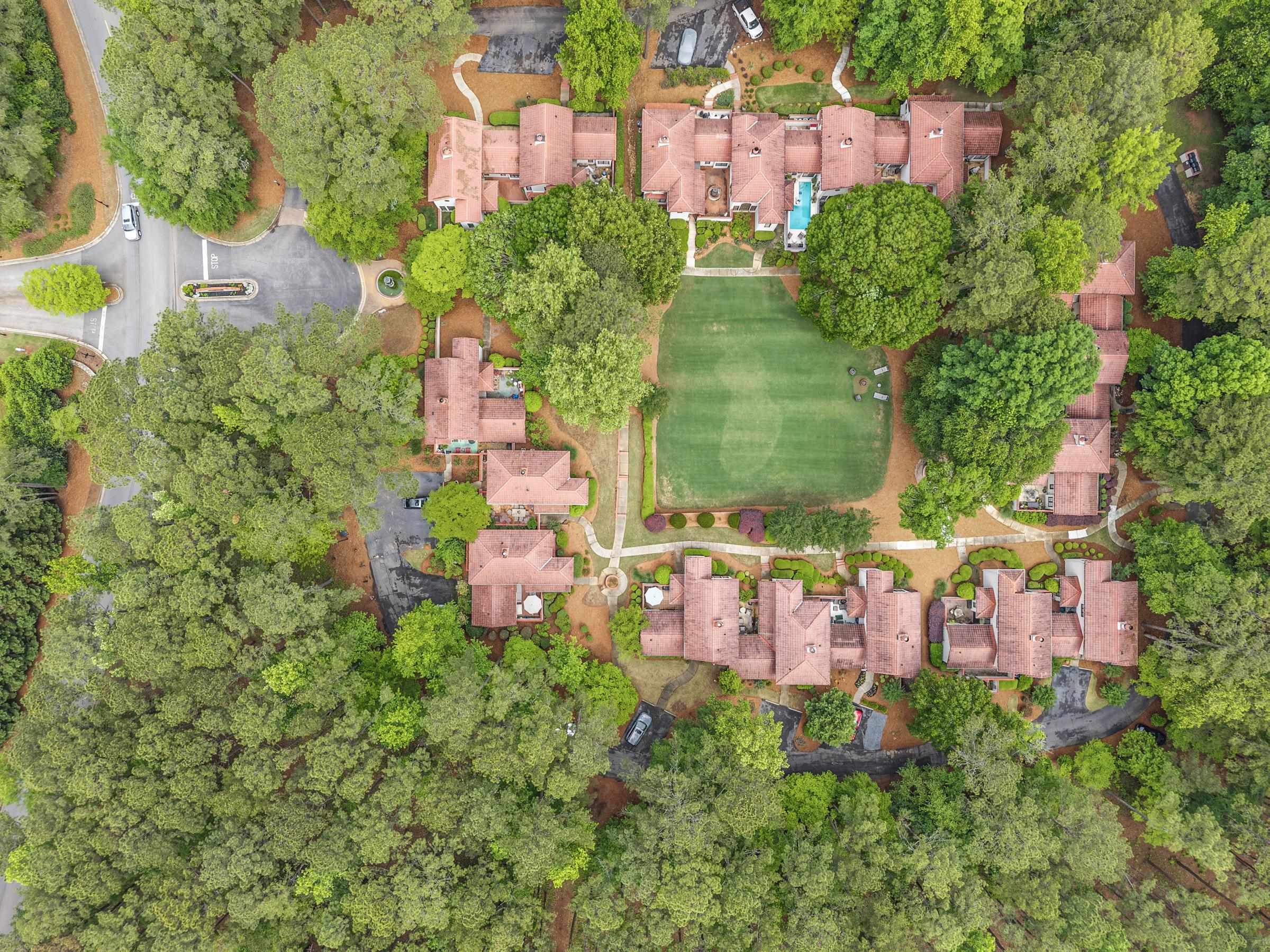 1404 CLUB DRIVE