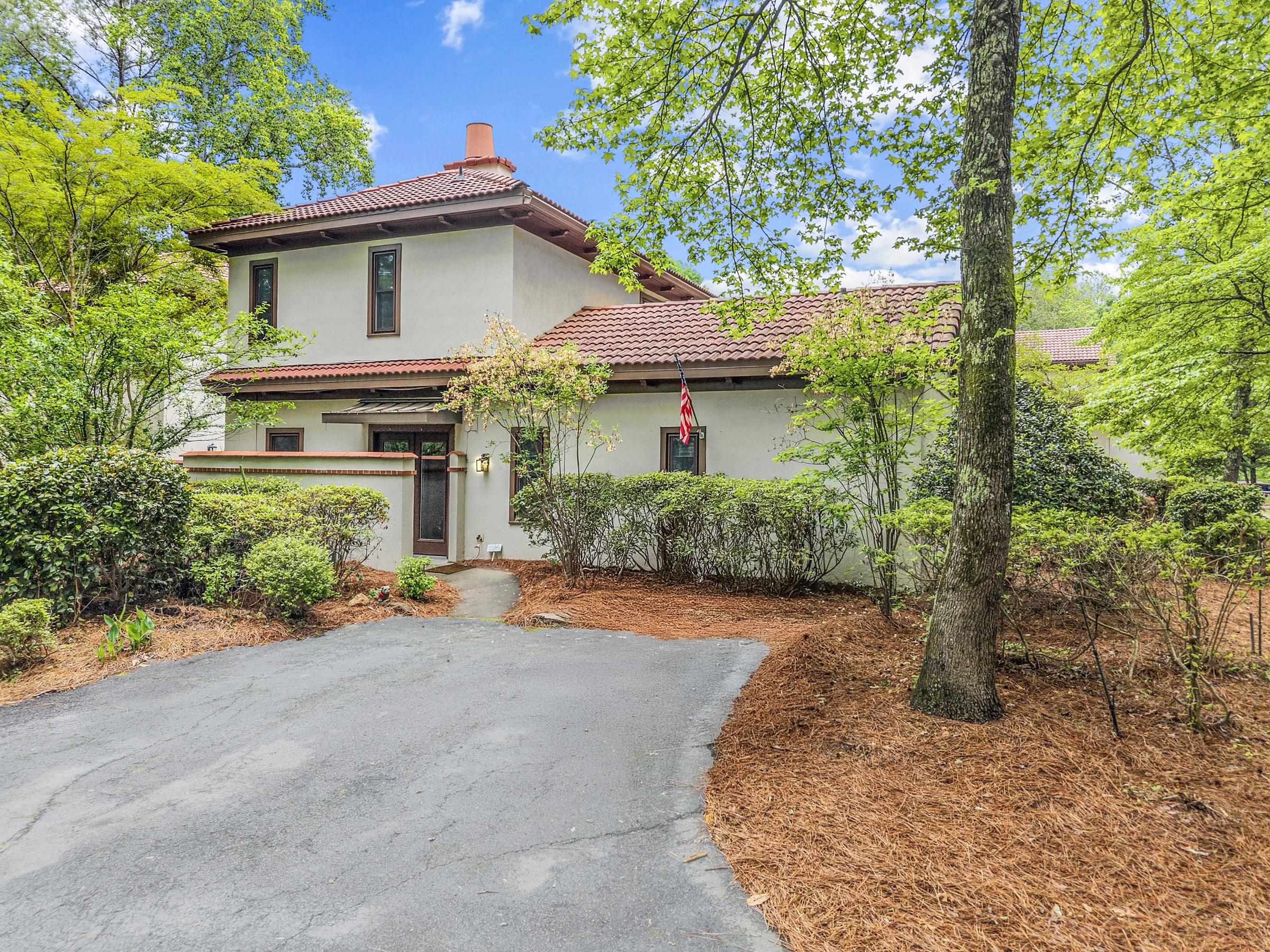 1404 CLUB DRIVE
