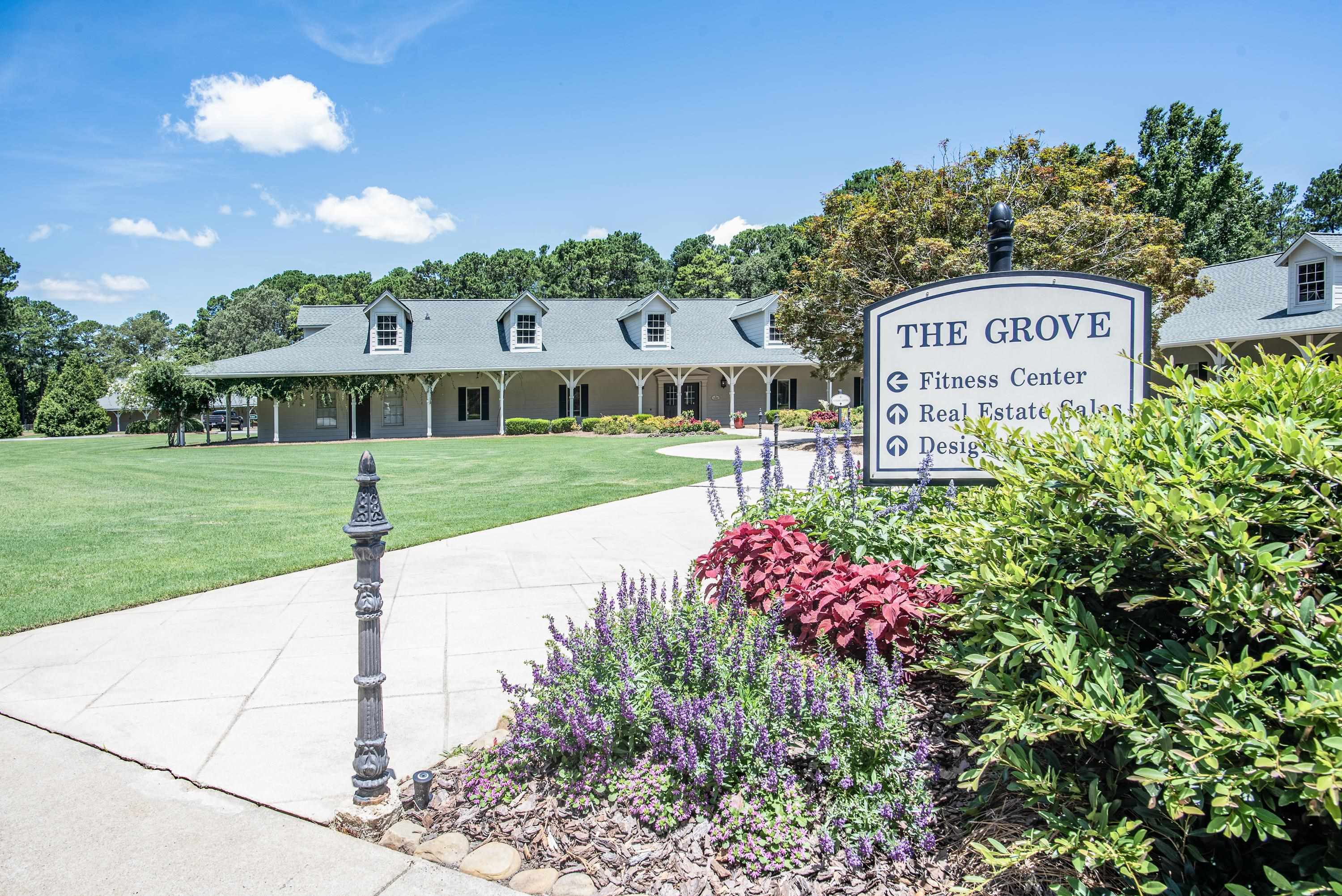 1404 CLUB DRIVE