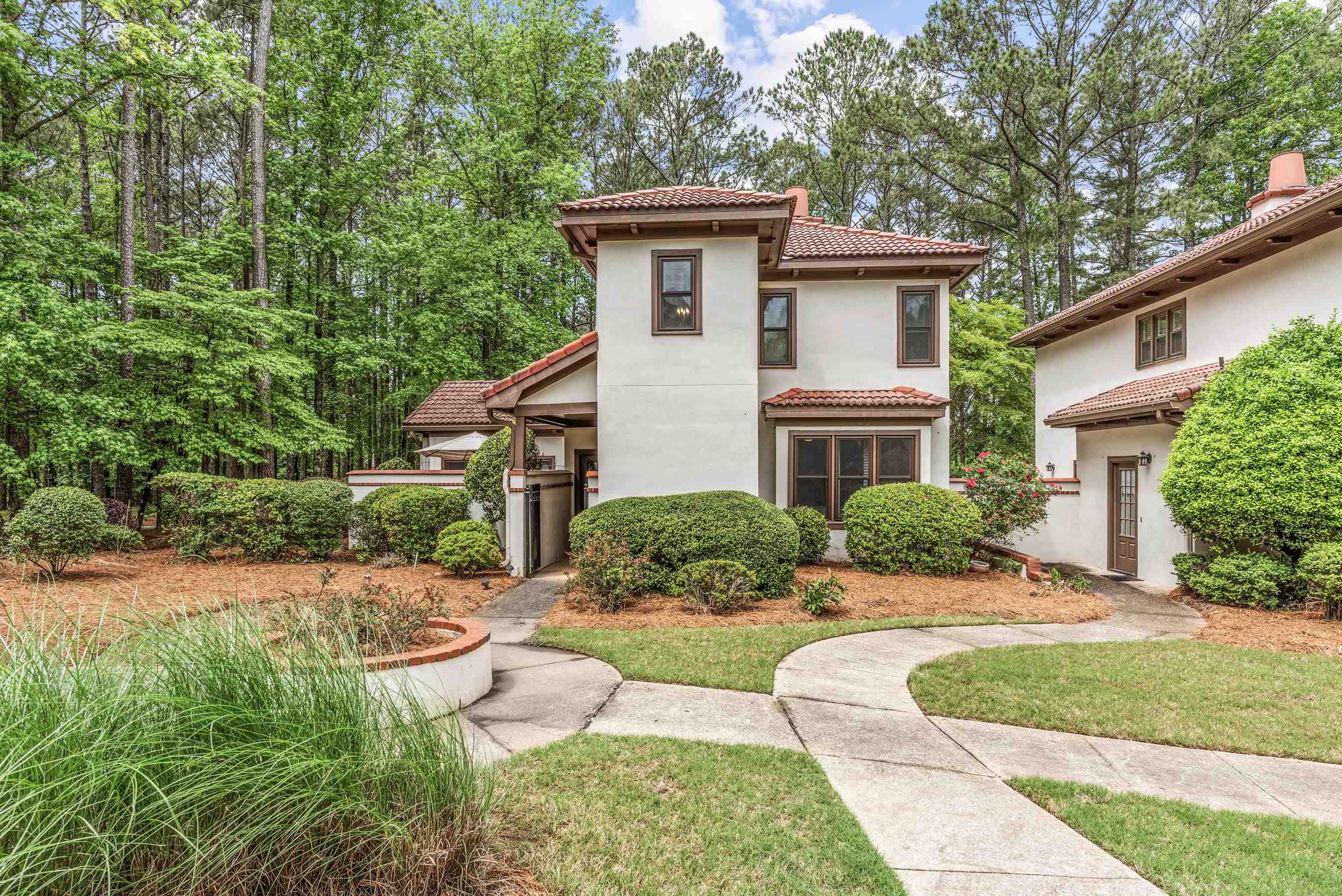1404 CLUB DRIVE