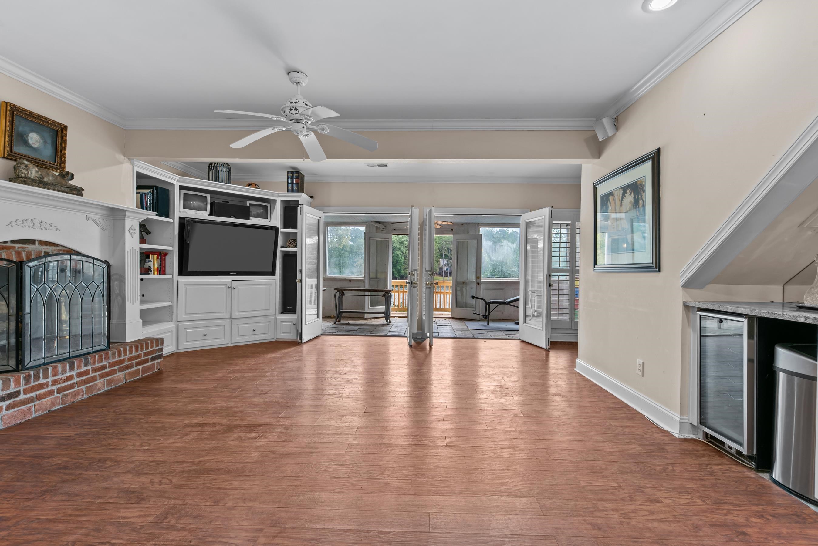 1651 LIGHTHOUSE CIRCLE