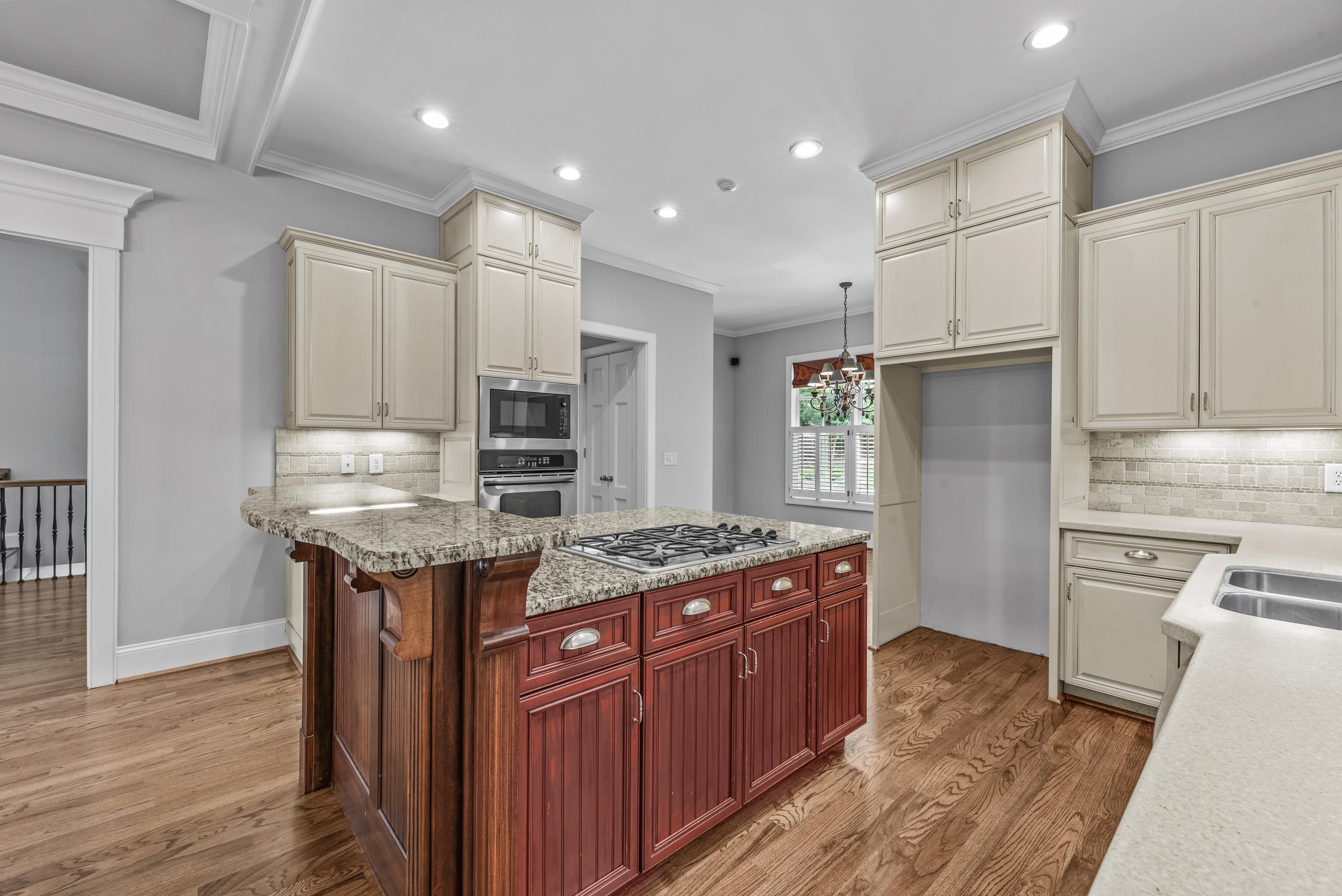 1370 WINGED FOOT DRIVE