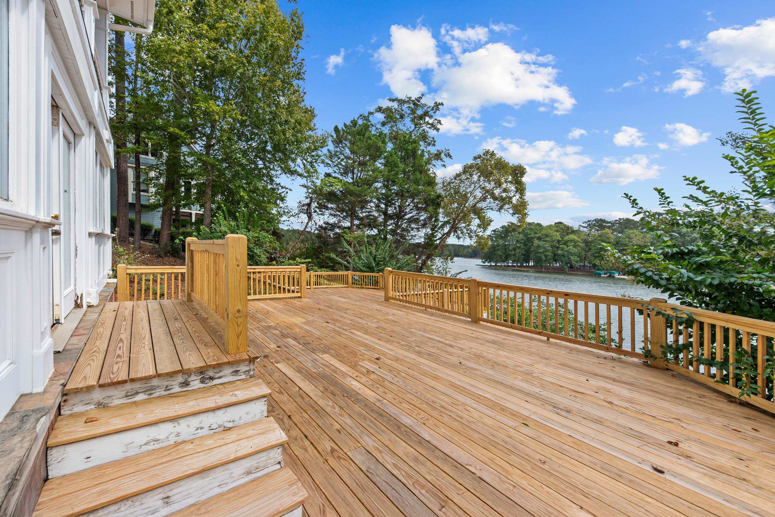 1651 LIGHTHOUSE CIRCLE