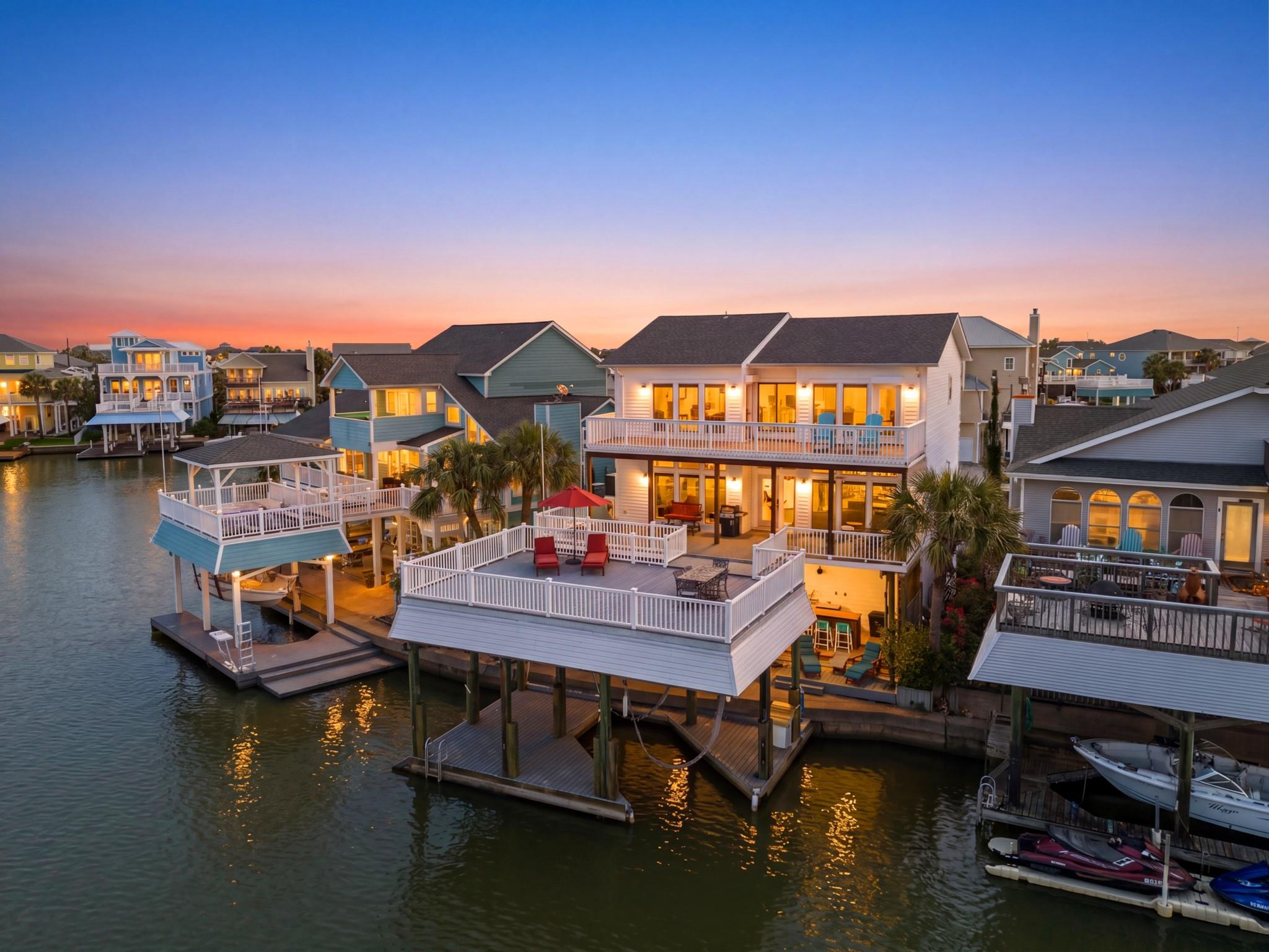 3905 Isla Del Sol