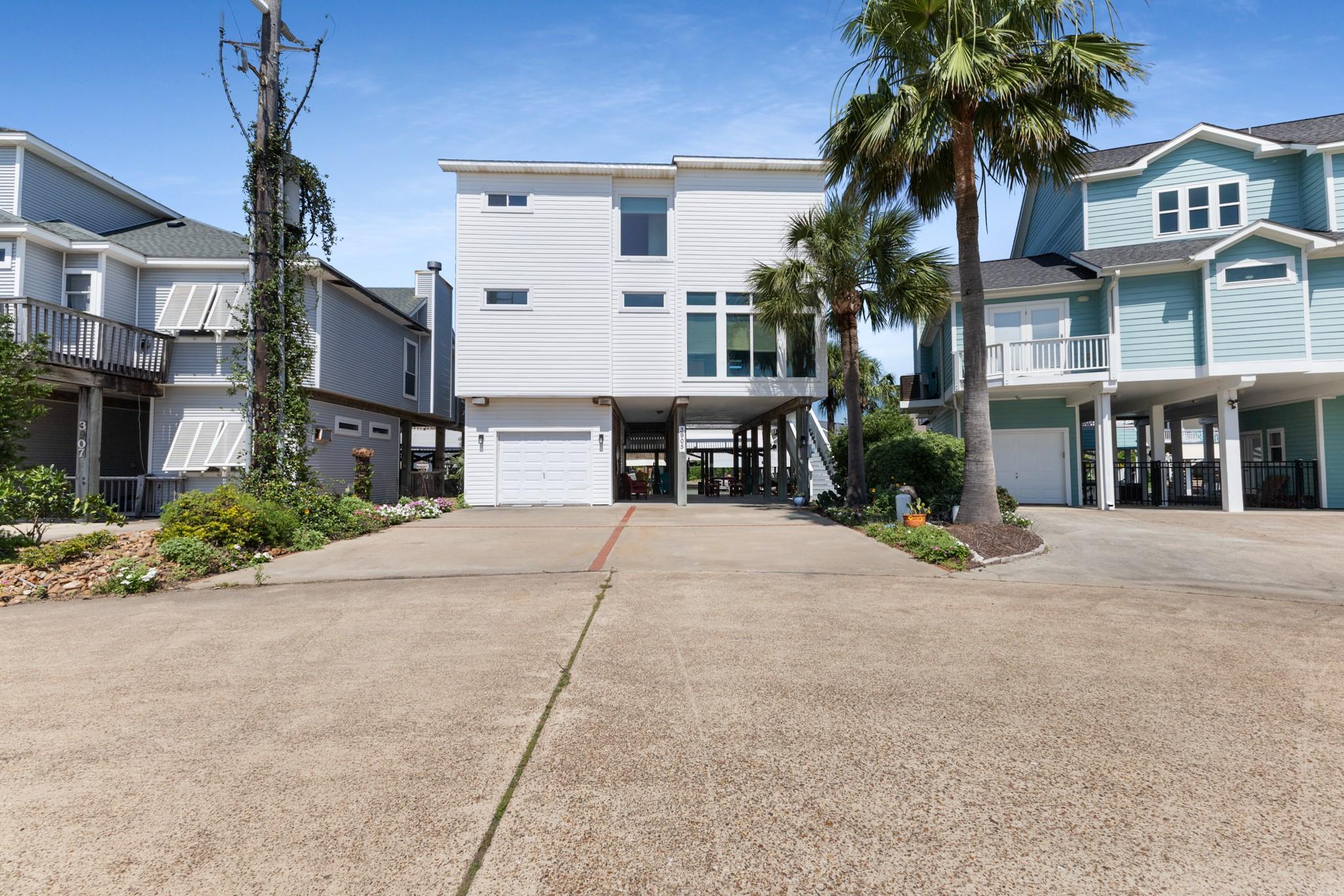 3905 Isla Del Sol