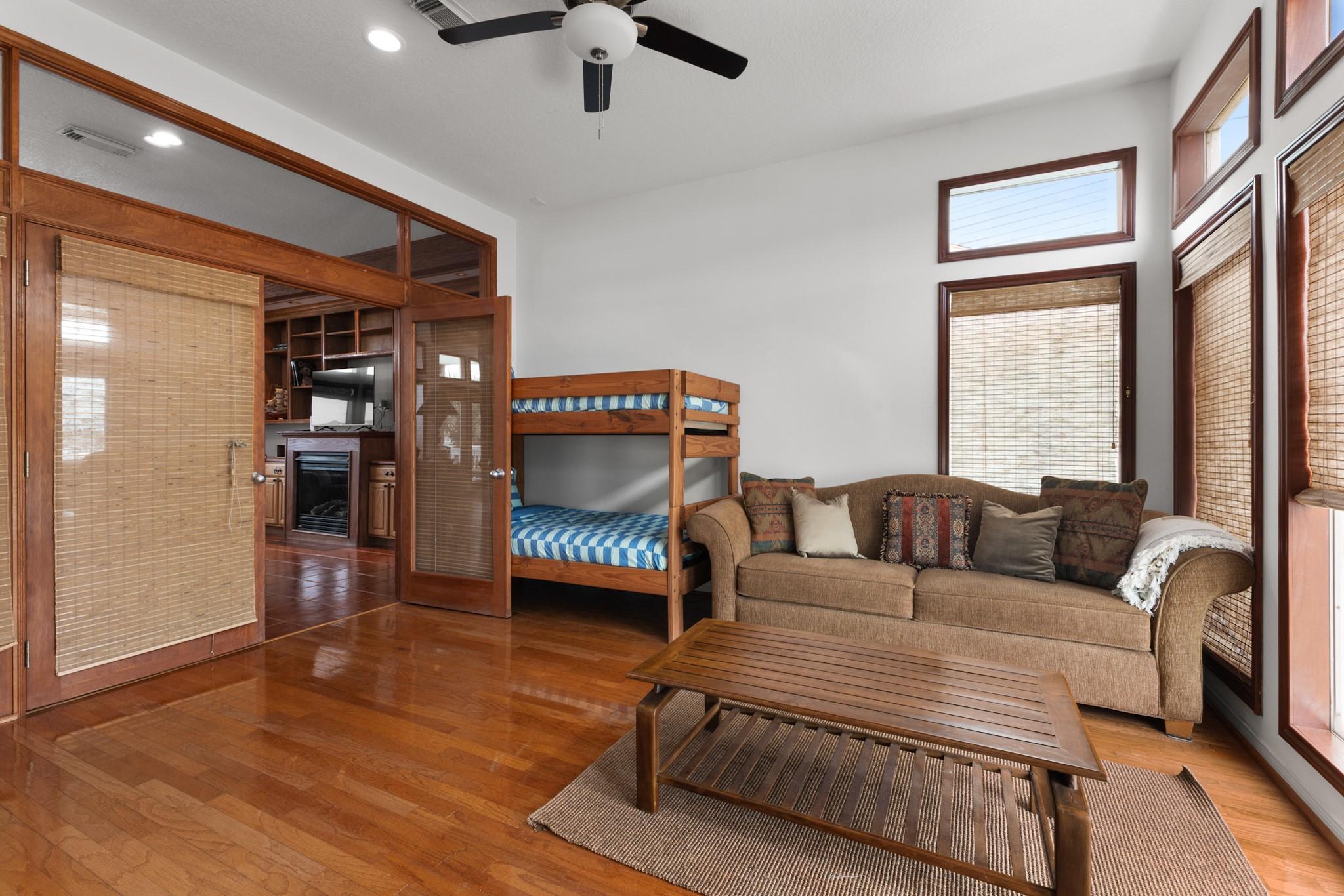3905 Isla Del Sol