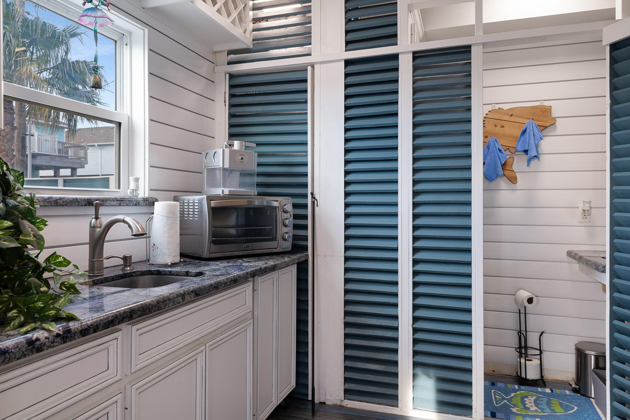 16544 John Silver Road