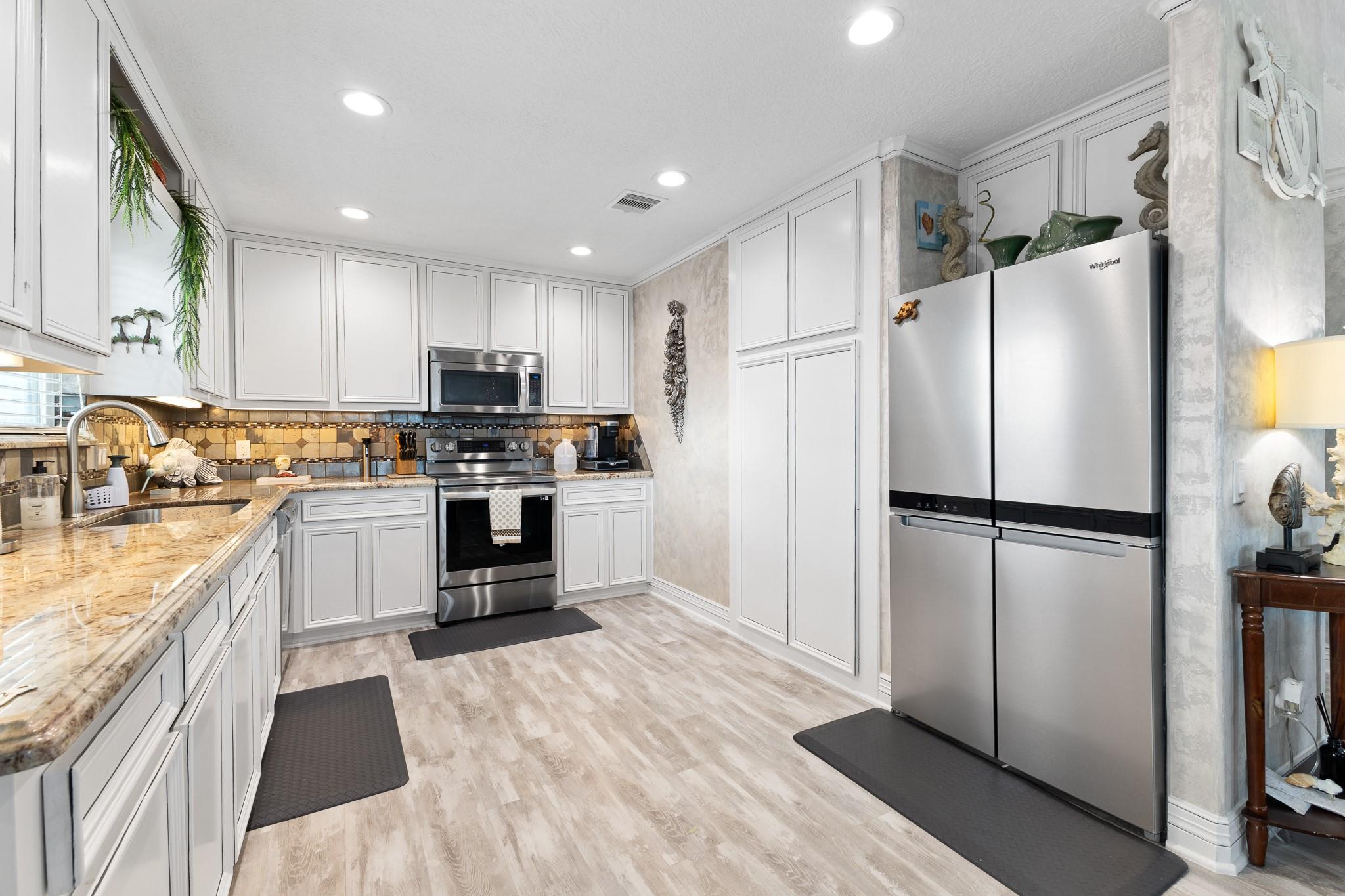 16544 John Silver Road