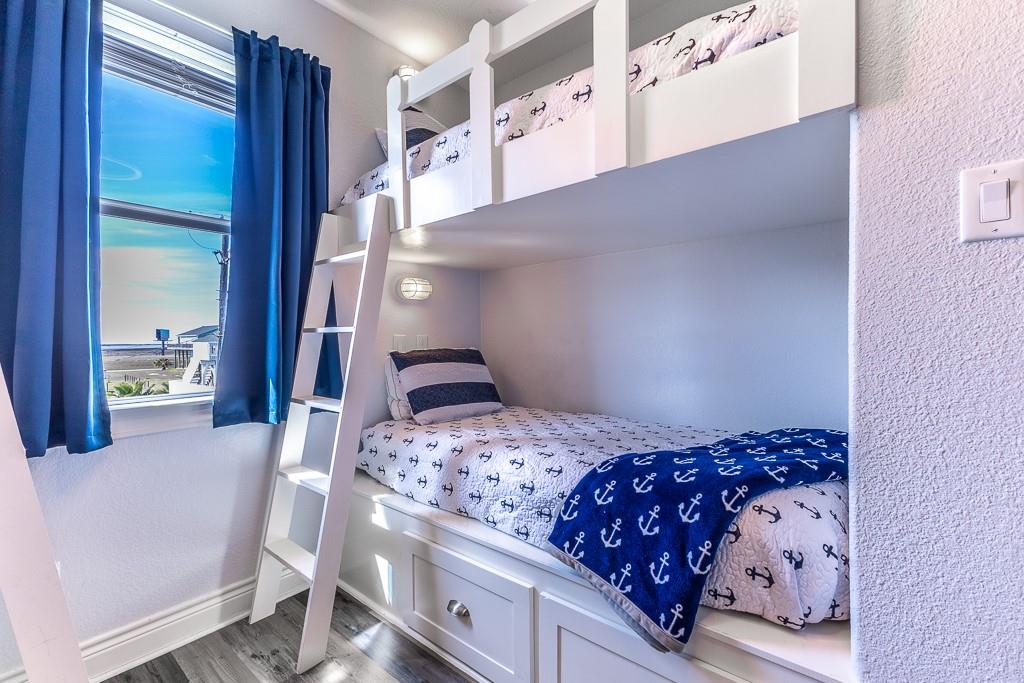 13111 Buccaneer Parkway