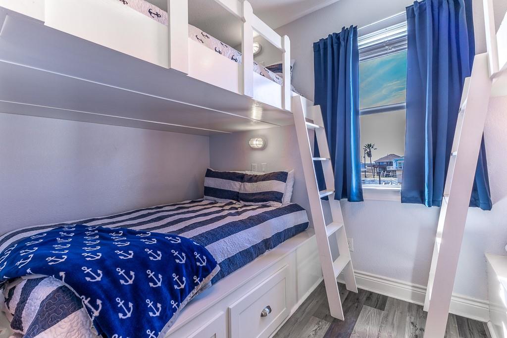 13111 Buccaneer Parkway