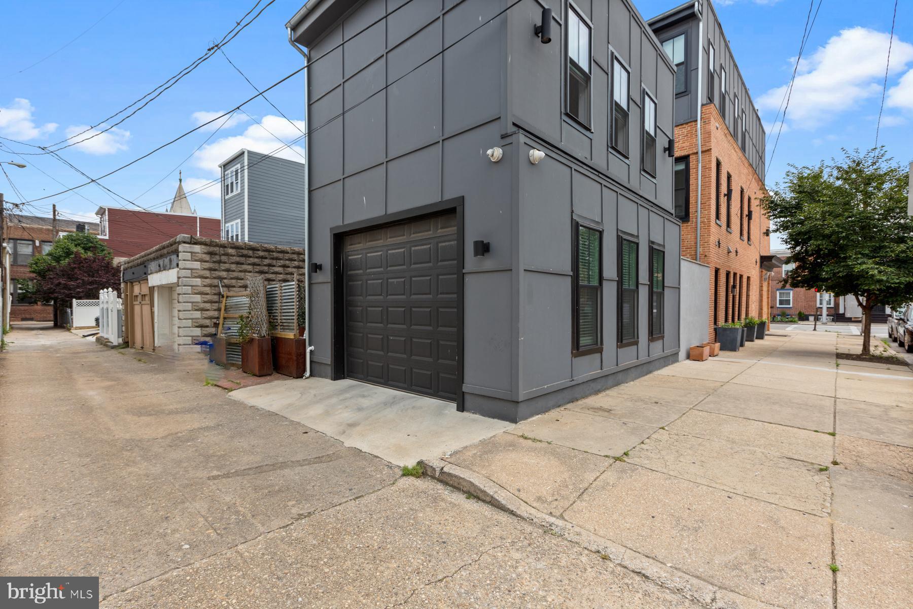 1500 E FORT AVENUE