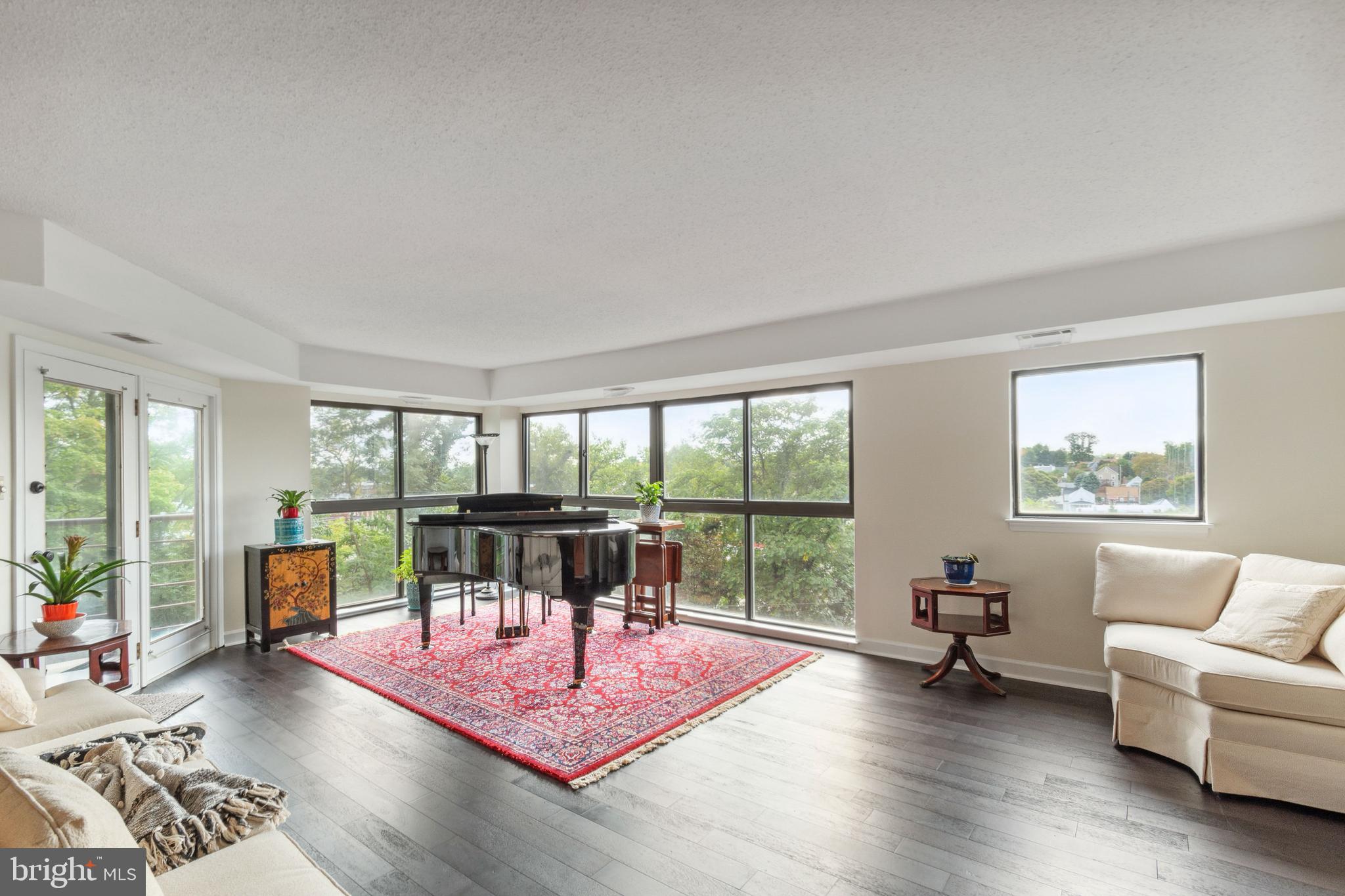 1040 Deer Ridge DRIVE Unit: 300