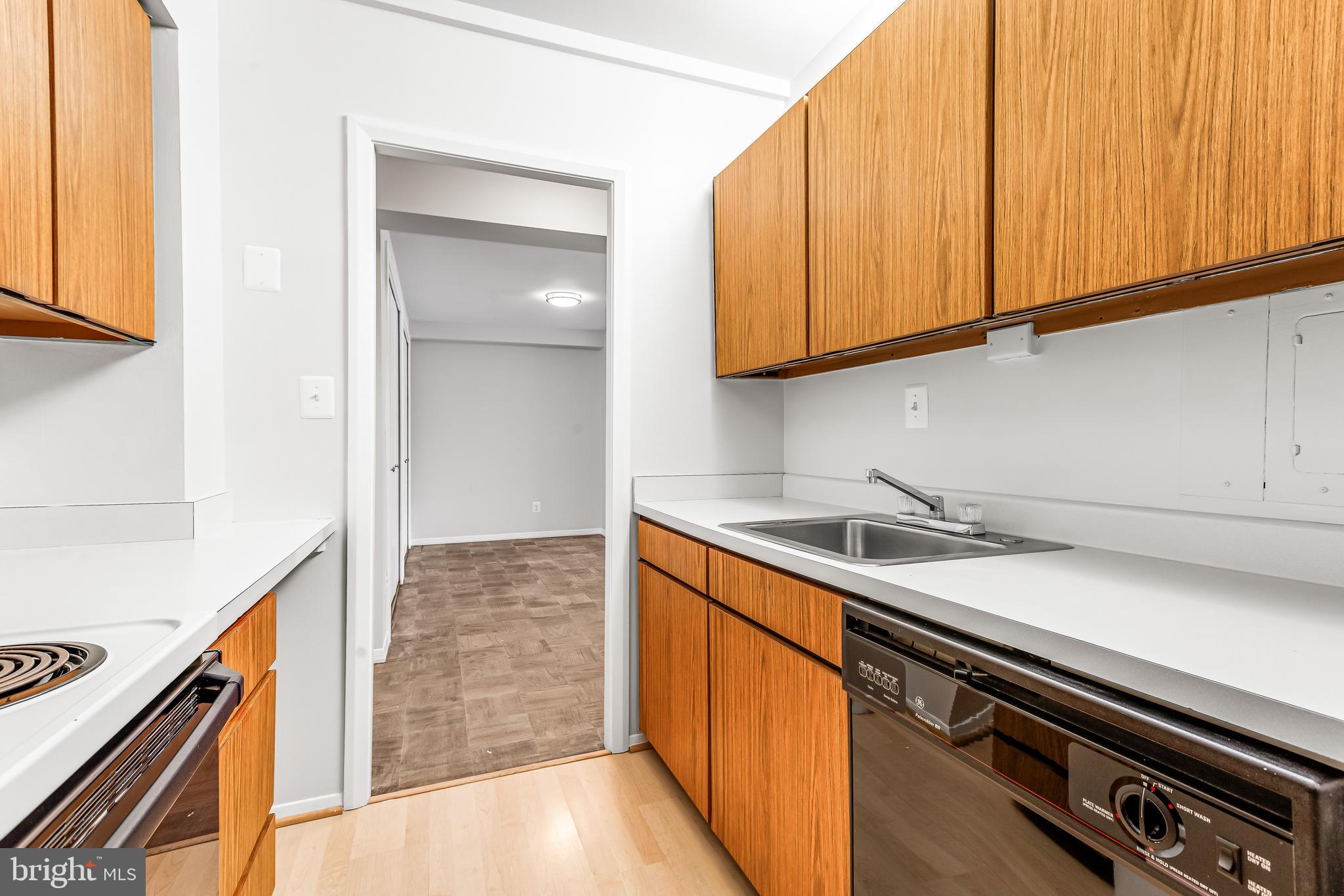 3601 Clarks LANE Unit: 404