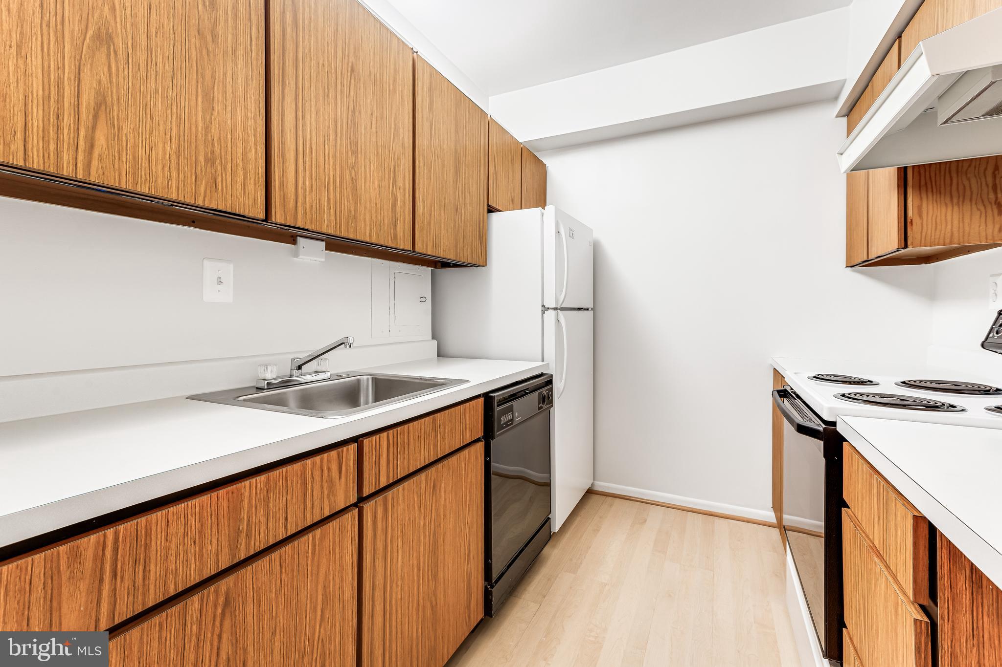 3601 Clarks LANE Unit: 404