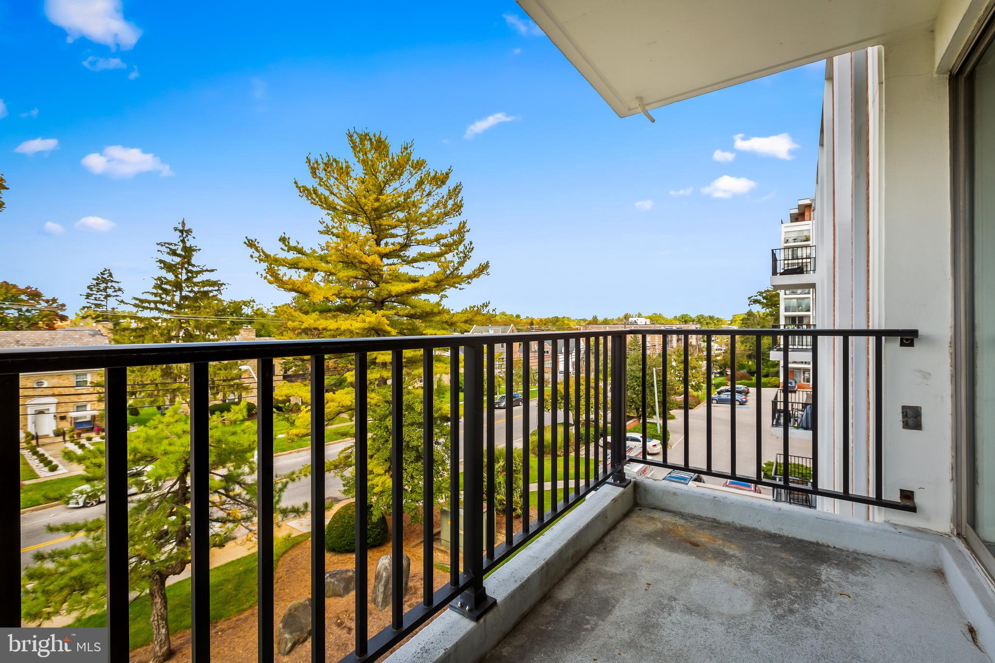 3601 Clarks LANE Unit: 404