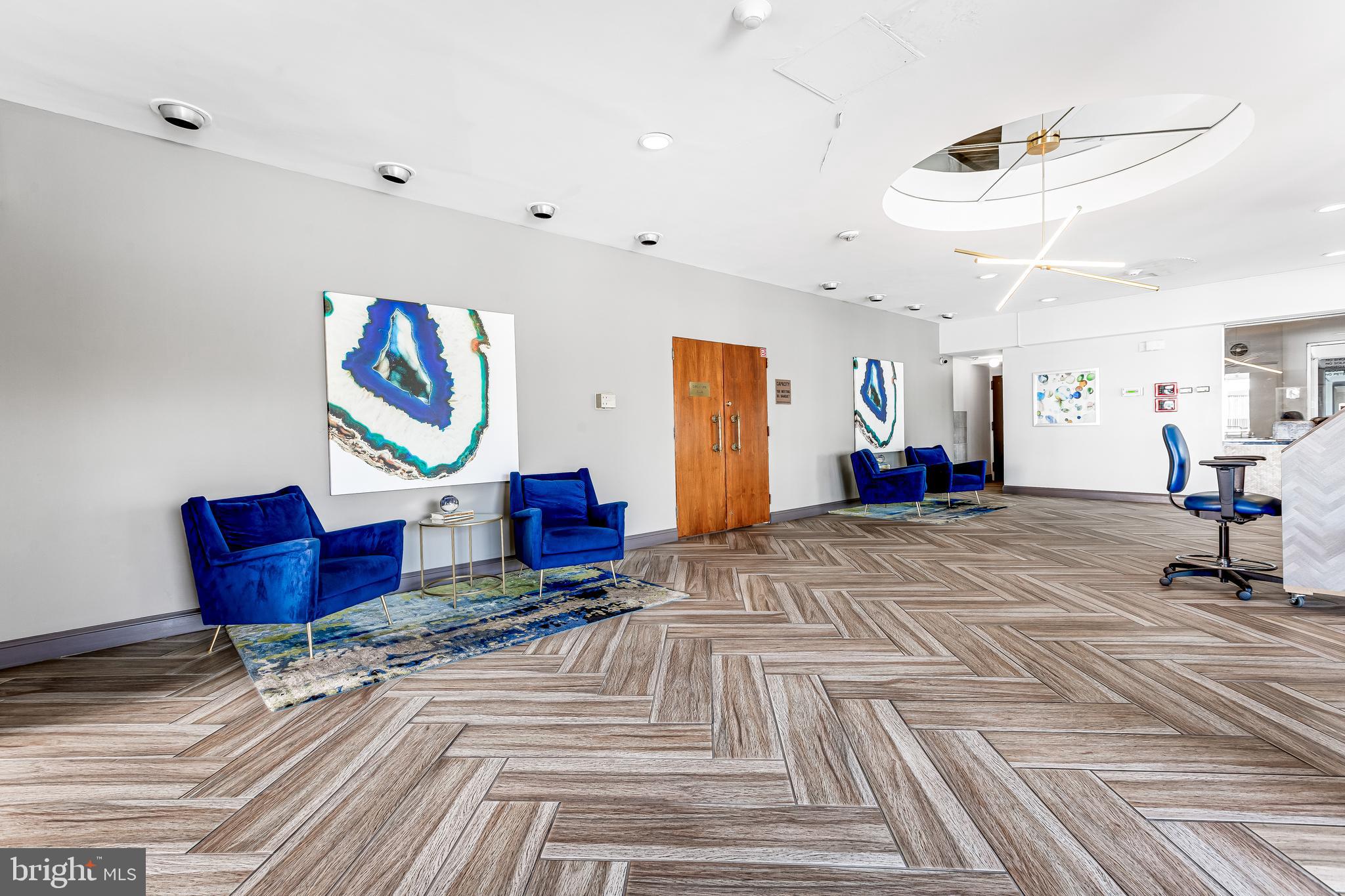 3601 Clarks LANE Unit: 404