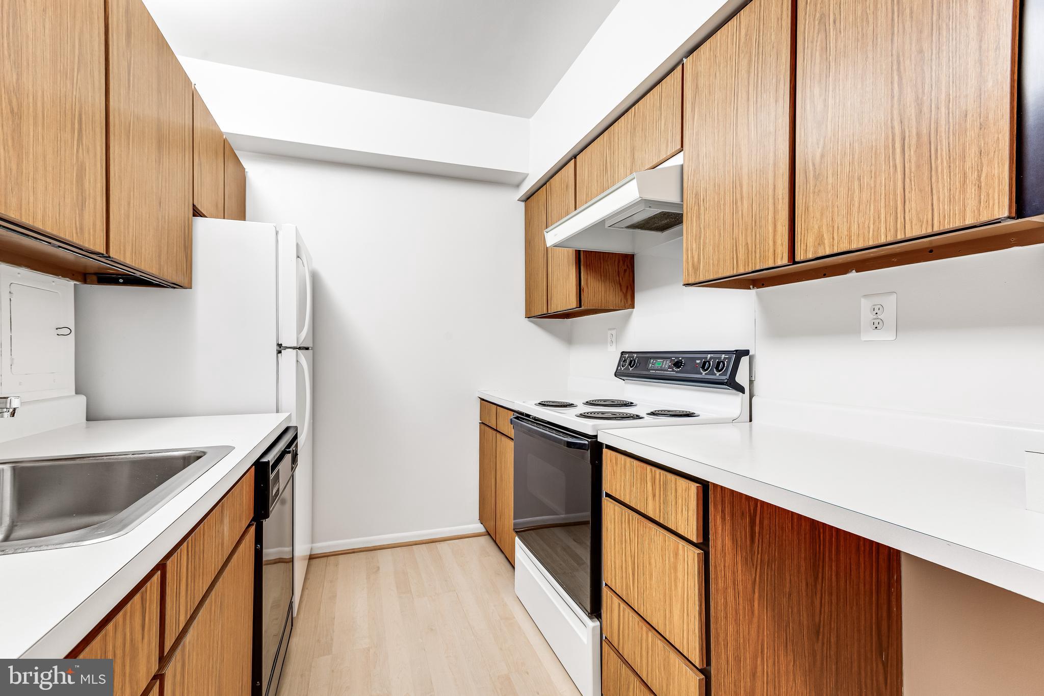 3601 Clarks LANE Unit: 404