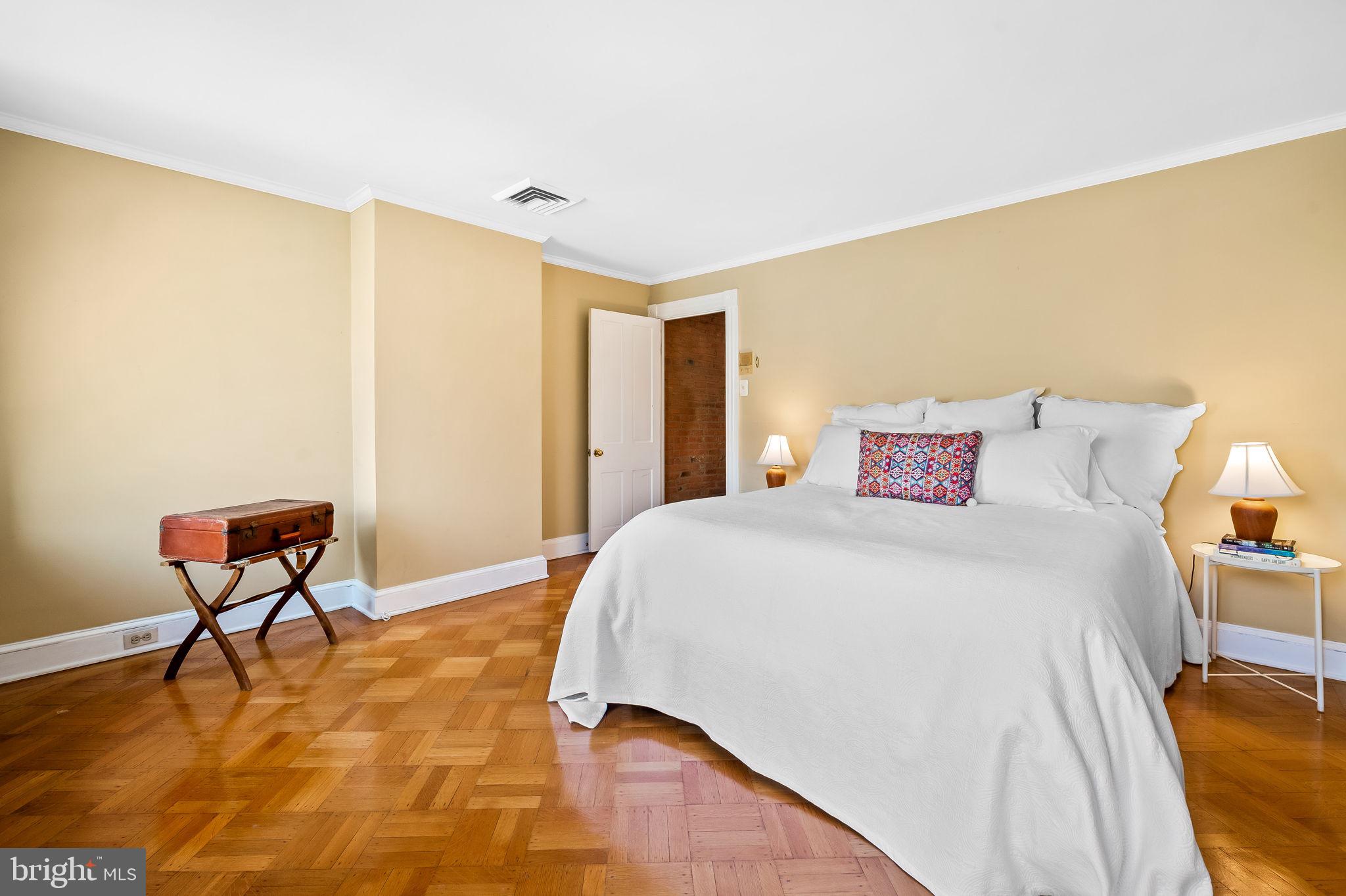 139 W Lafayette Ave