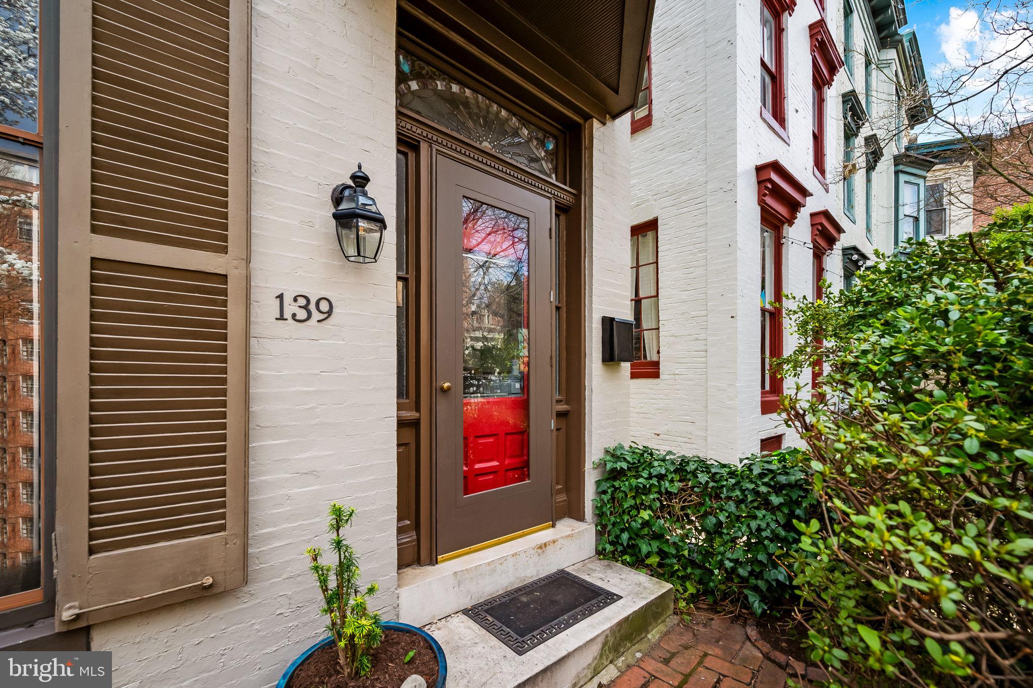 139 W Lafayette Ave
