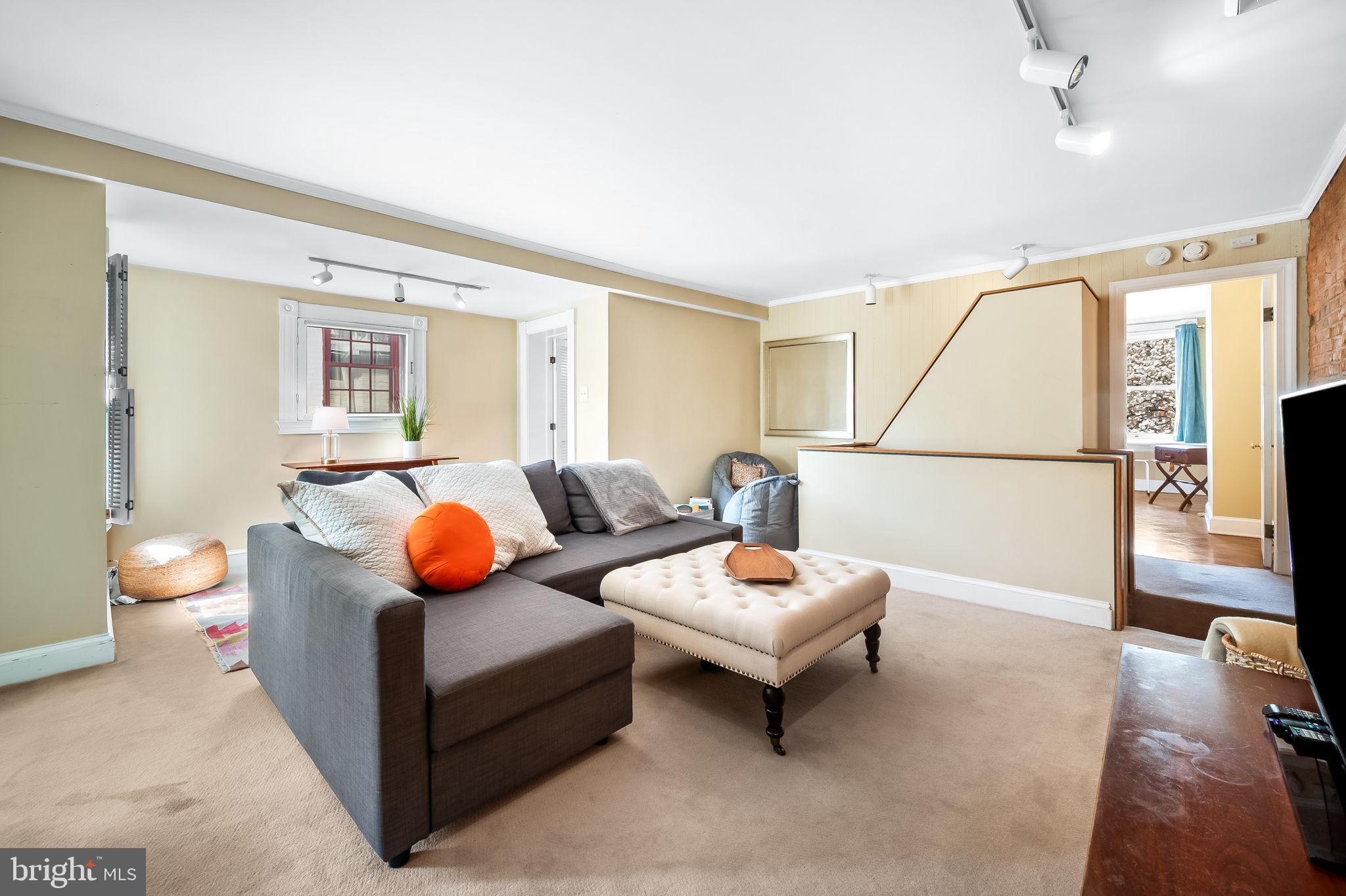 139 W Lafayette Ave