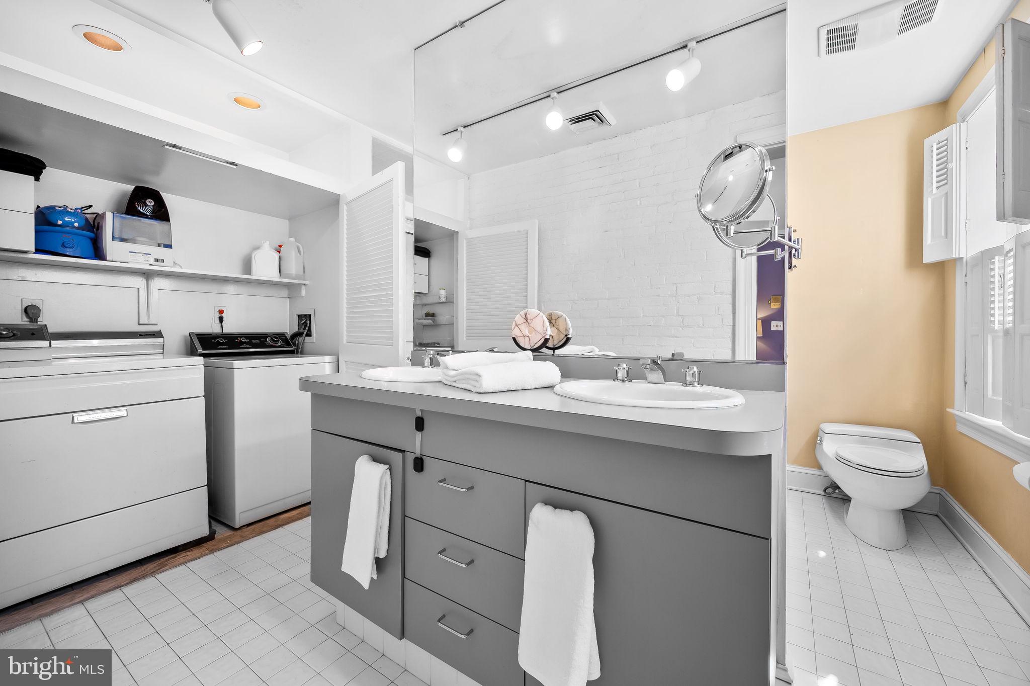 139 W Lafayette Ave