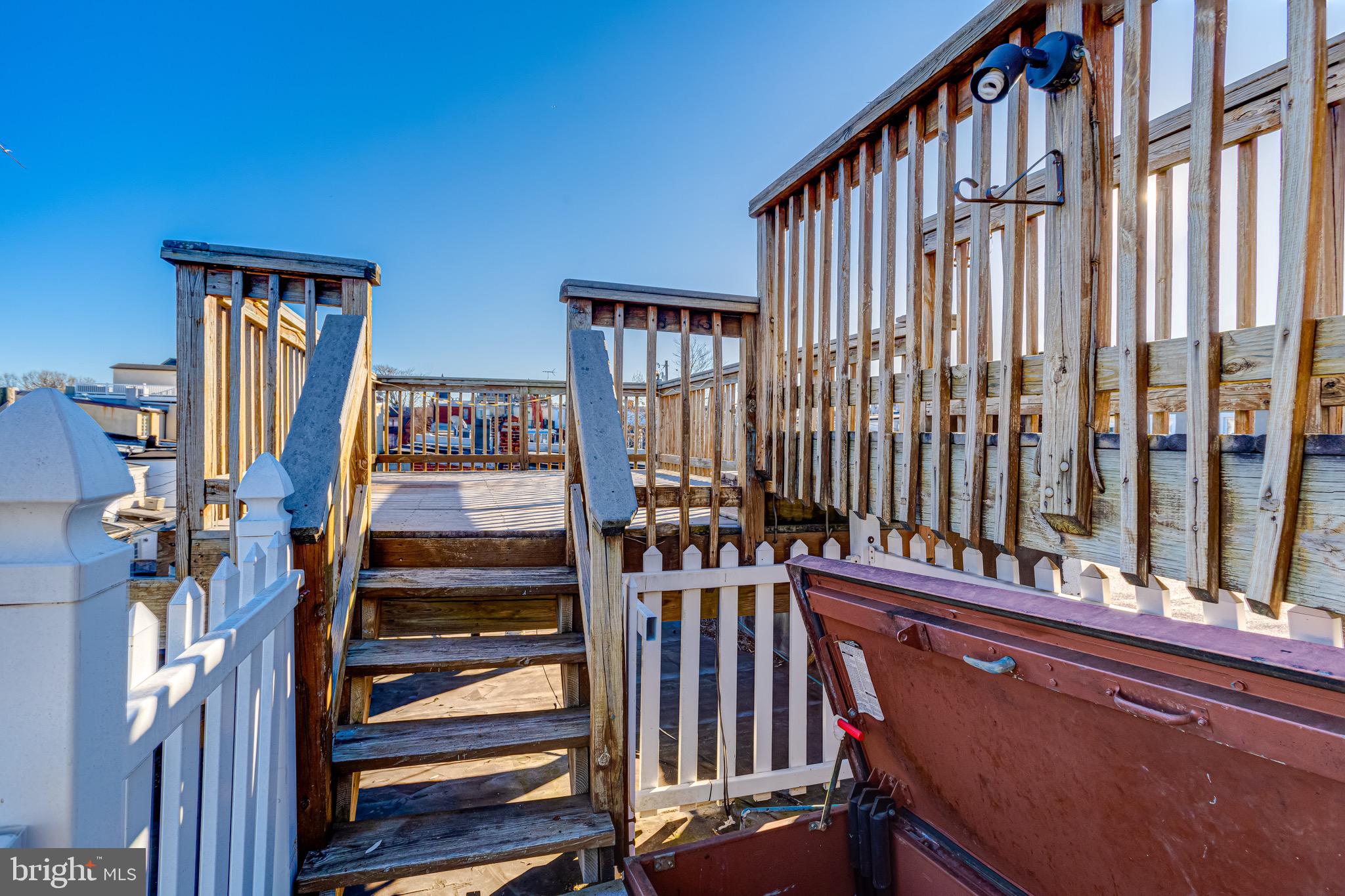 2219 E Fairmount Ave