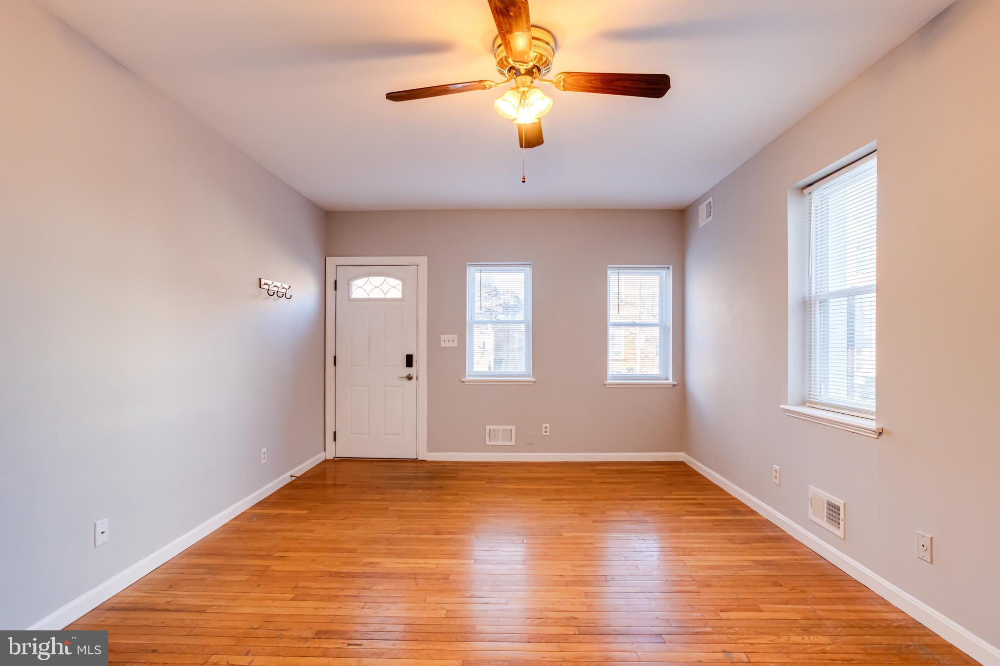 2219 E Fairmount Ave