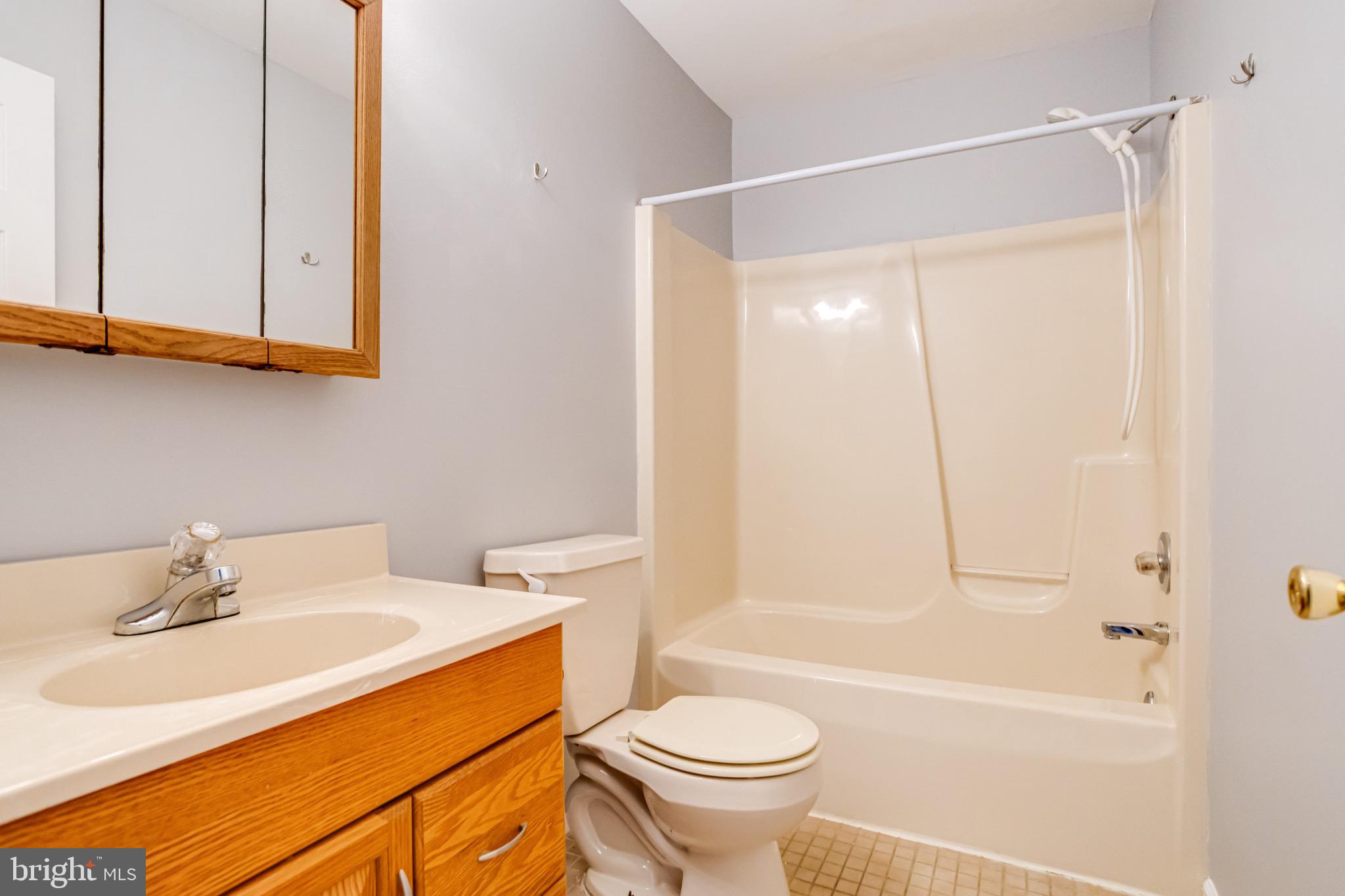 2219 E Fairmount Ave