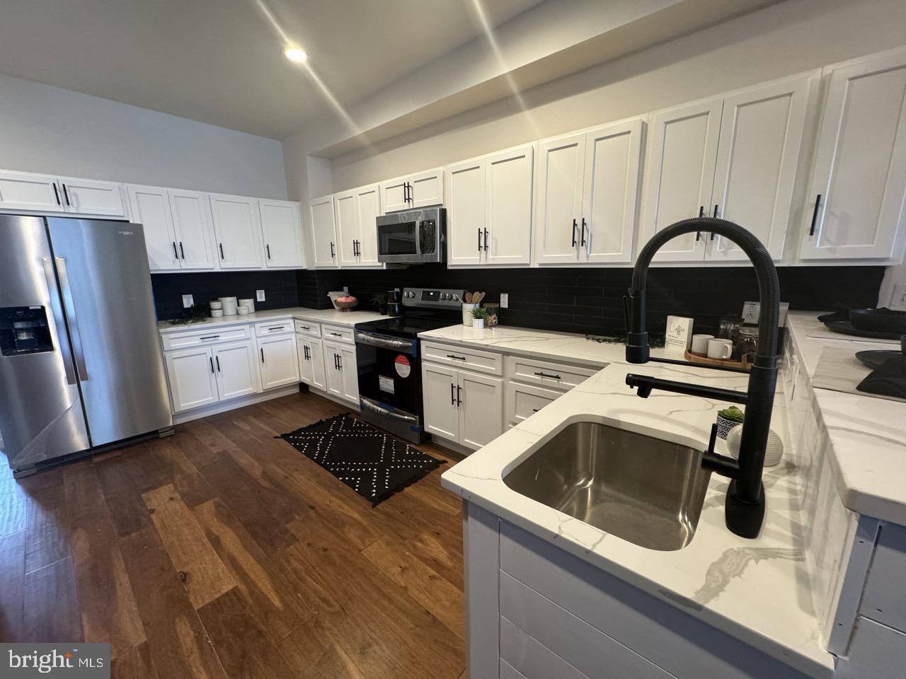 1733 N Washington St