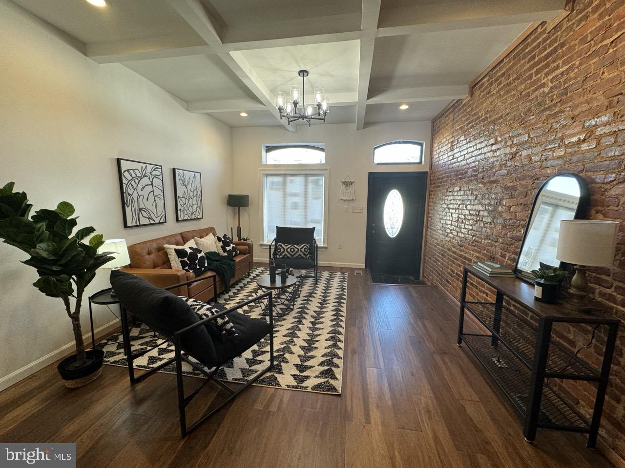 1733 N Washington St