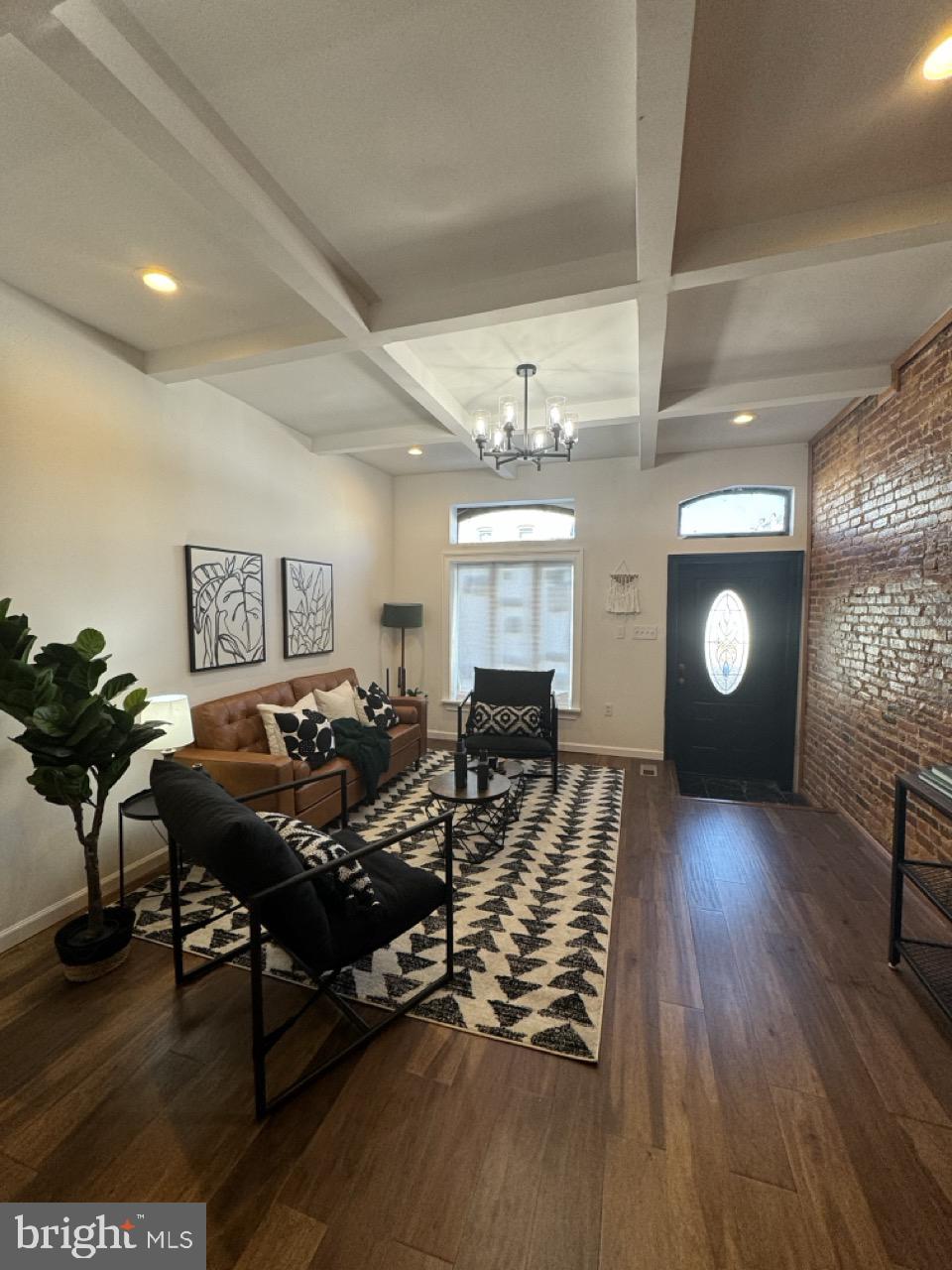 1733 N Washington St